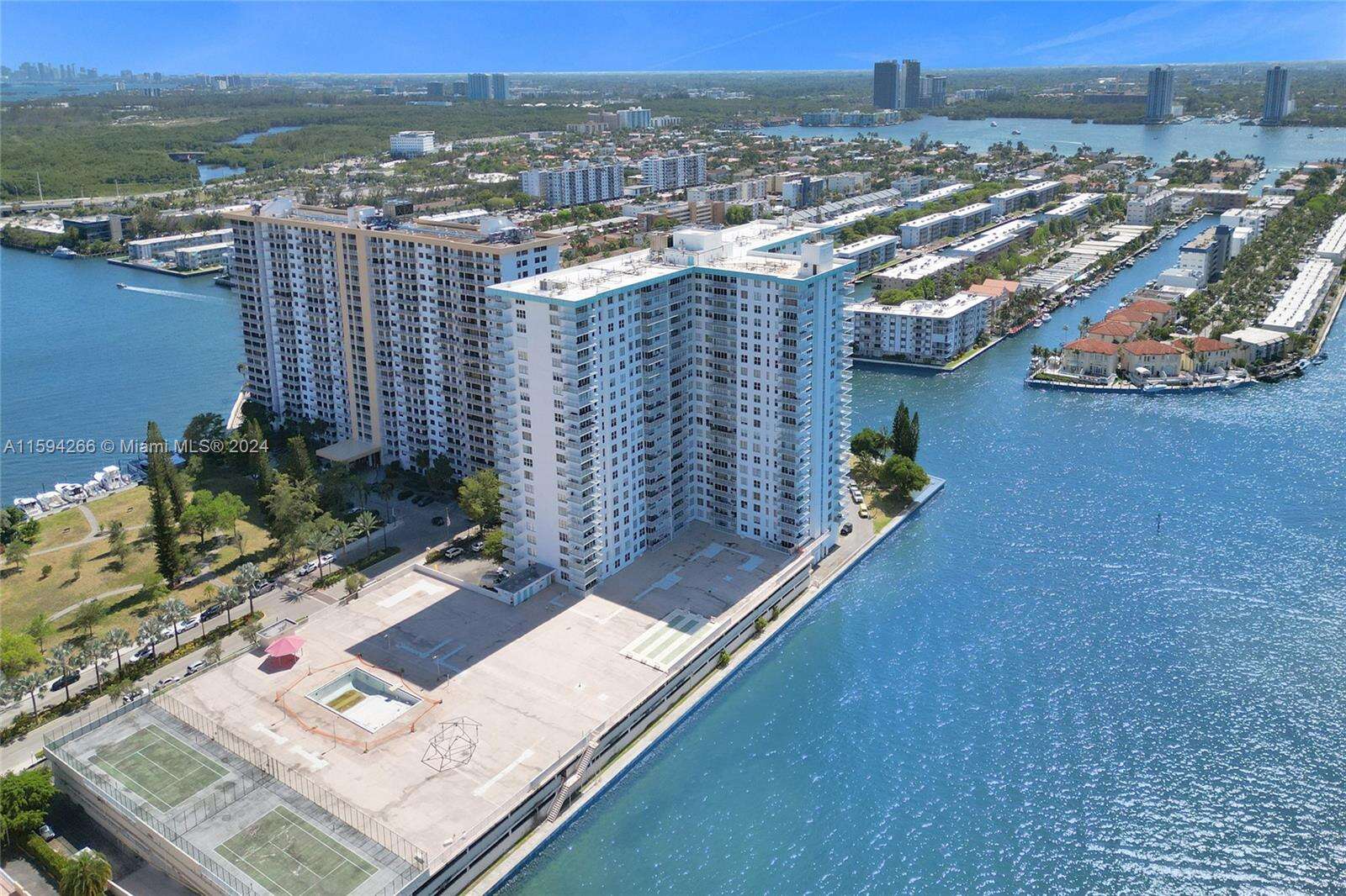 Winston Towers 500 | Unit #1701 Unit #1701 | Picture 12