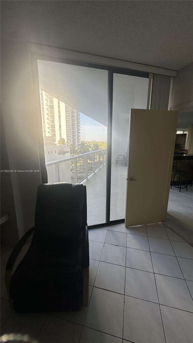 Hamptons West | Unit #305 Unit #305 | Picture 41