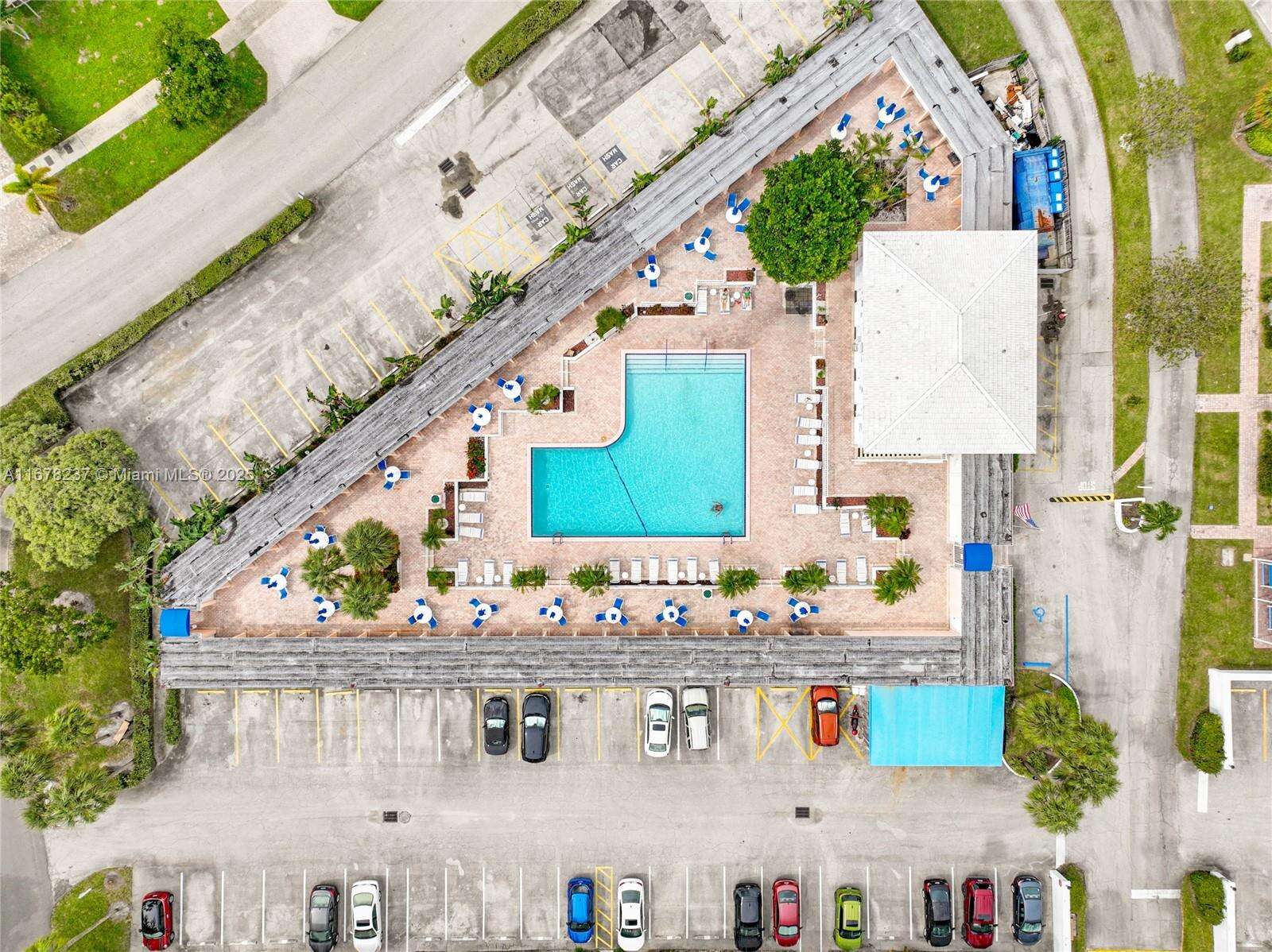 Imperial Point Colonnades Condo Inc | Unit #2303 Unit #2303 | Picture 30