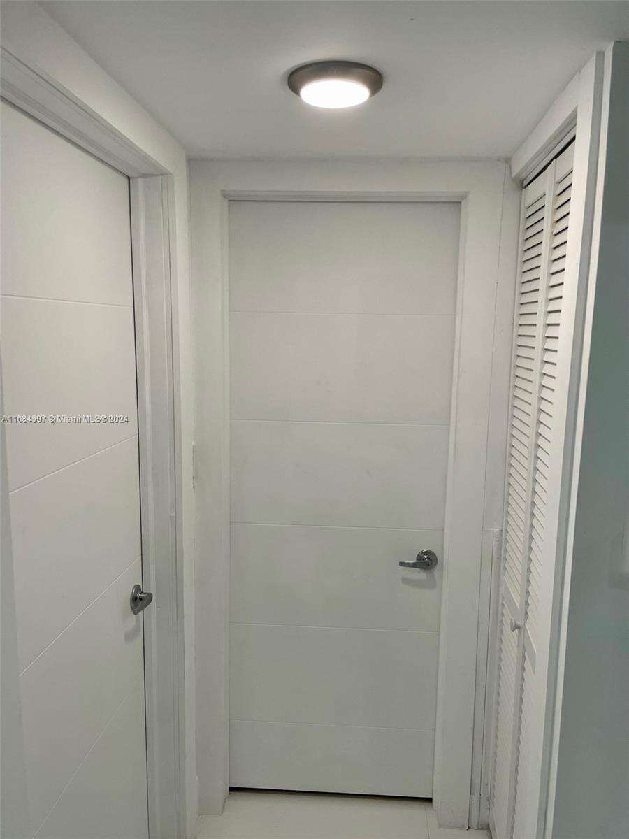 Marseilles | Unit #17 Unit #17 | Picture 8