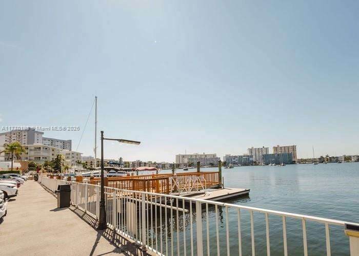 Lake Point Tower Condominium | Unit #PH-9 Unit #PH-9 | Picture 3