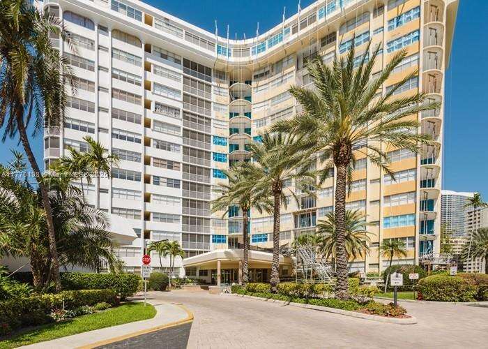 Lake Point Tower Condominium | Unit #PH-9 Unit #PH-9 | Picture 4