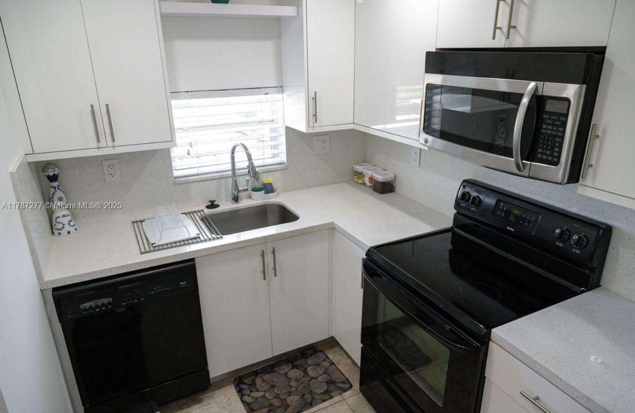 Unique Identifyer | Unit #206 Unit #206 | Picture 3