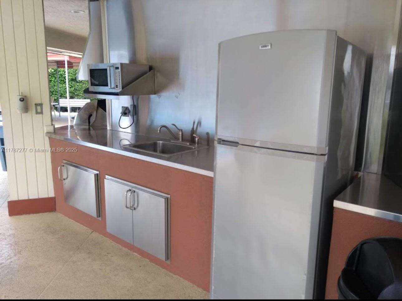 Unique Identifyer | Unit #206 Unit #206 | Picture 28