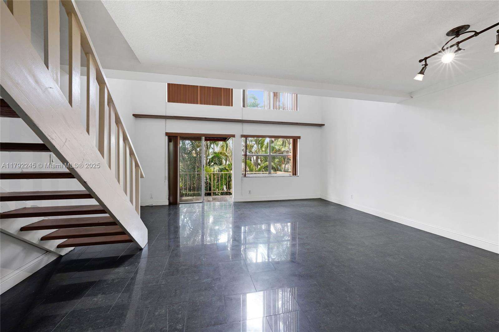 Venetian Gardens At Country Club Of Miami | Unit #P208 Unit #P208 | Picture 11