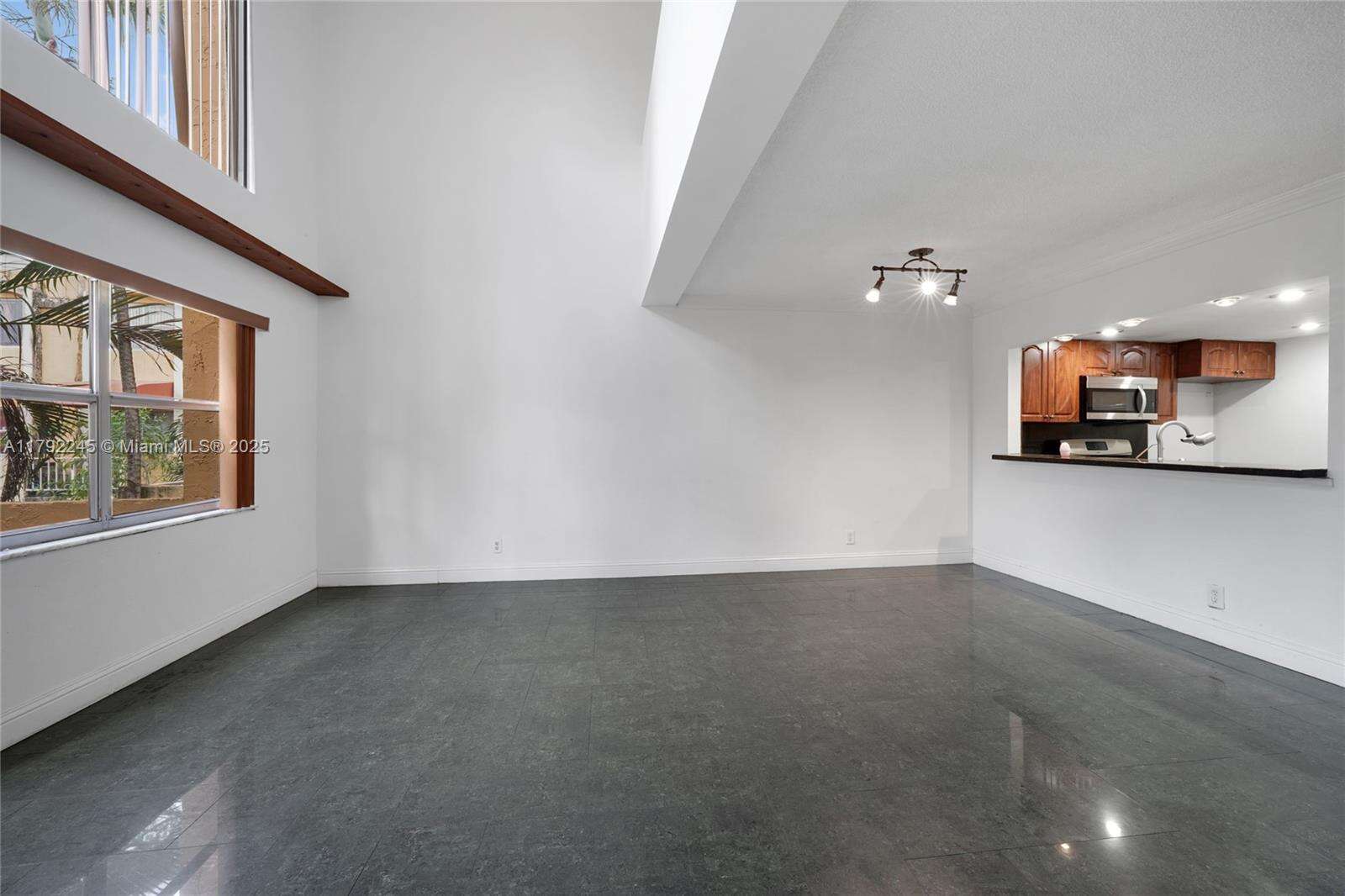 Venetian Gardens At Country Club Of Miami | Unit #P208 Unit #P208 | Picture 12