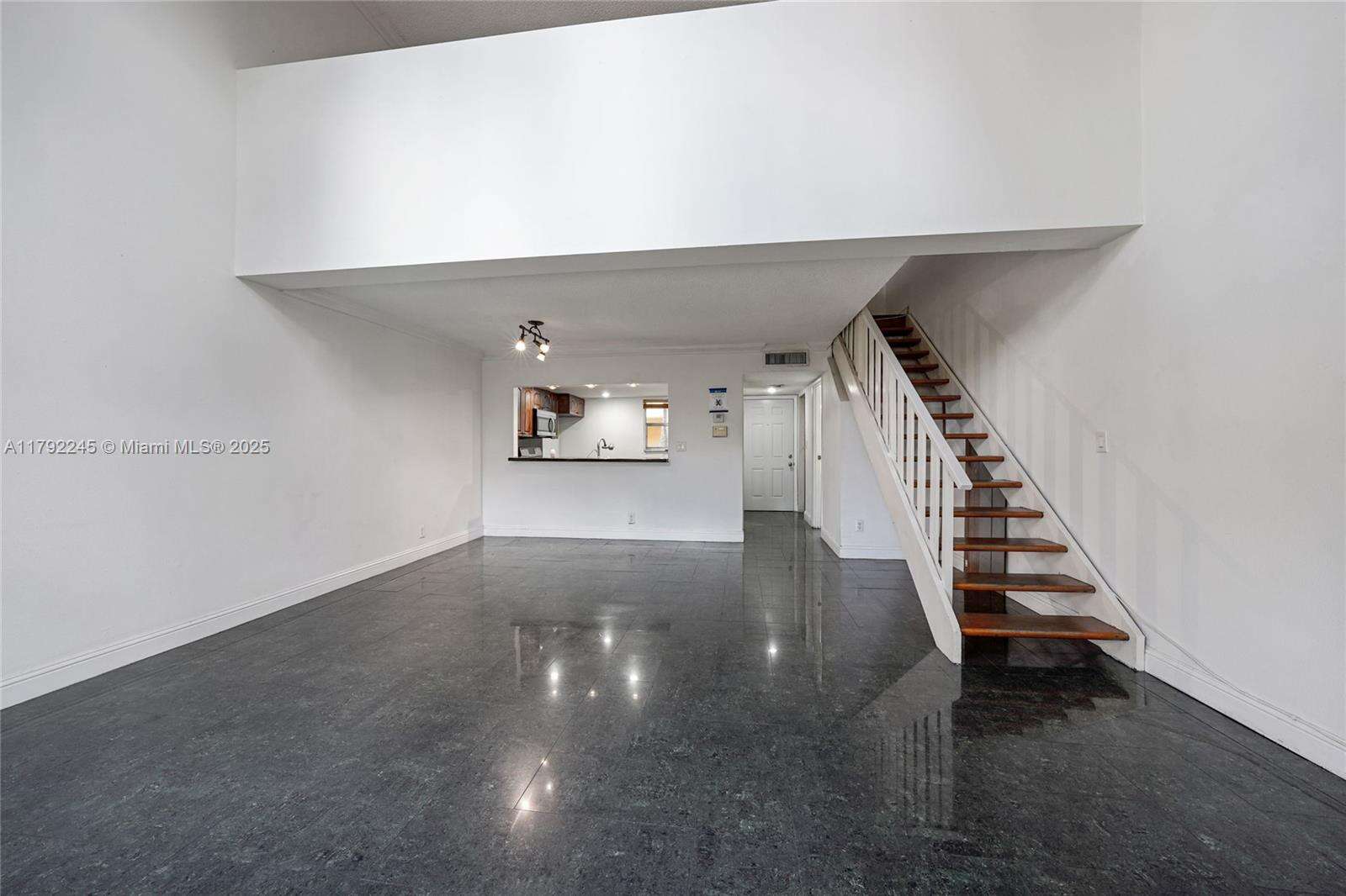 Venetian Gardens At Country Club Of Miami | Unit #P208 Unit #P208 | Picture 13