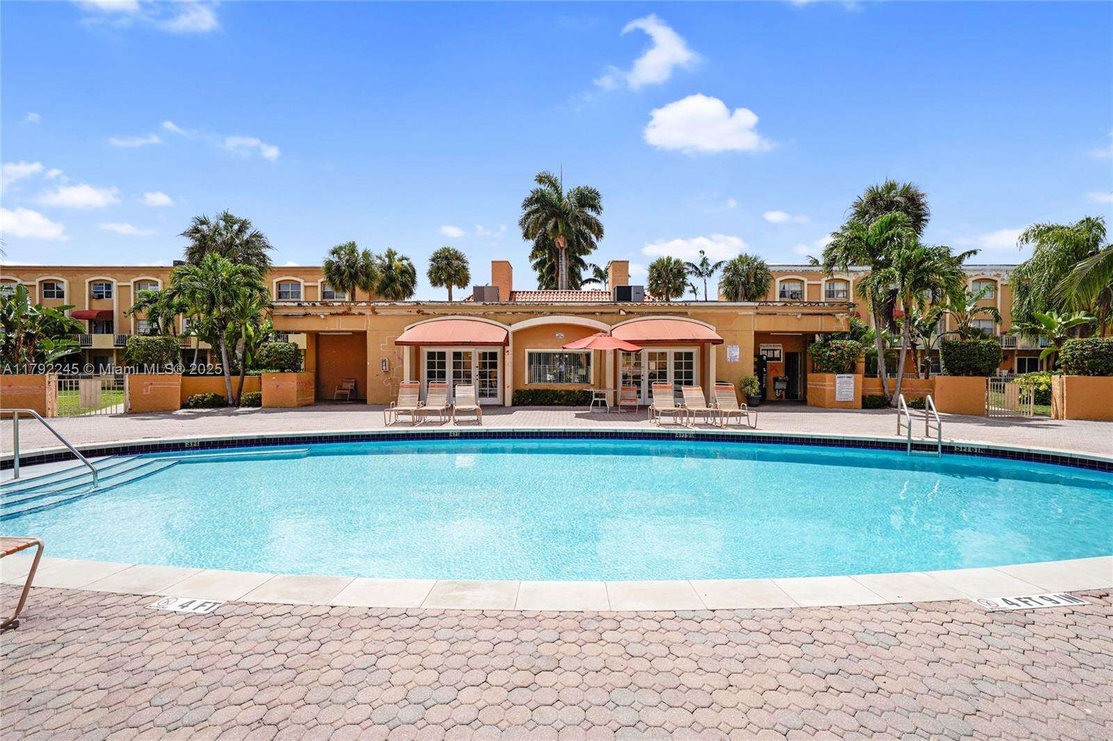 Venetian Gardens At Country Club Of Miami | Unit #P208 Unit #P208 | Picture 34