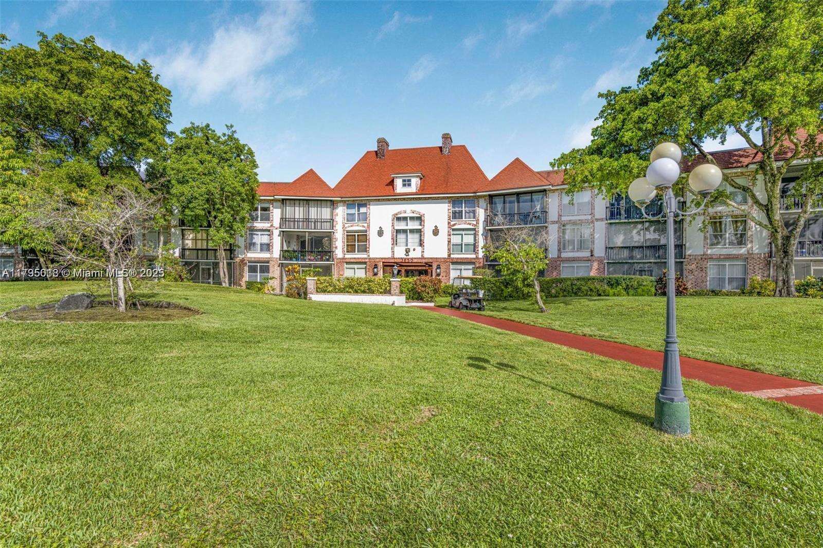 International Village At Inverrary | Unit #3P Unit #3P | Picture 3