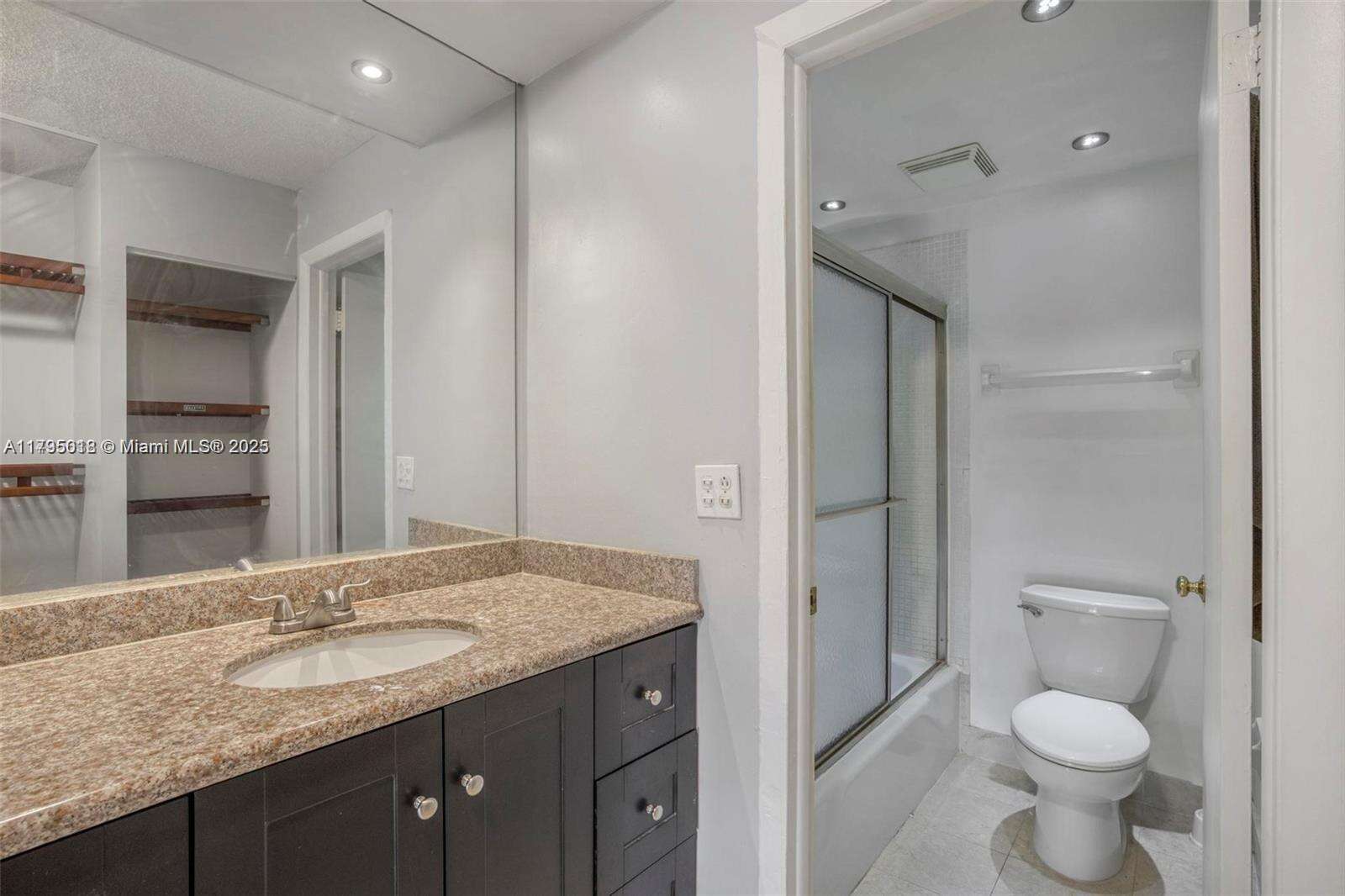 International Village At Inverrary | Unit #3P Unit #3P | Picture 25