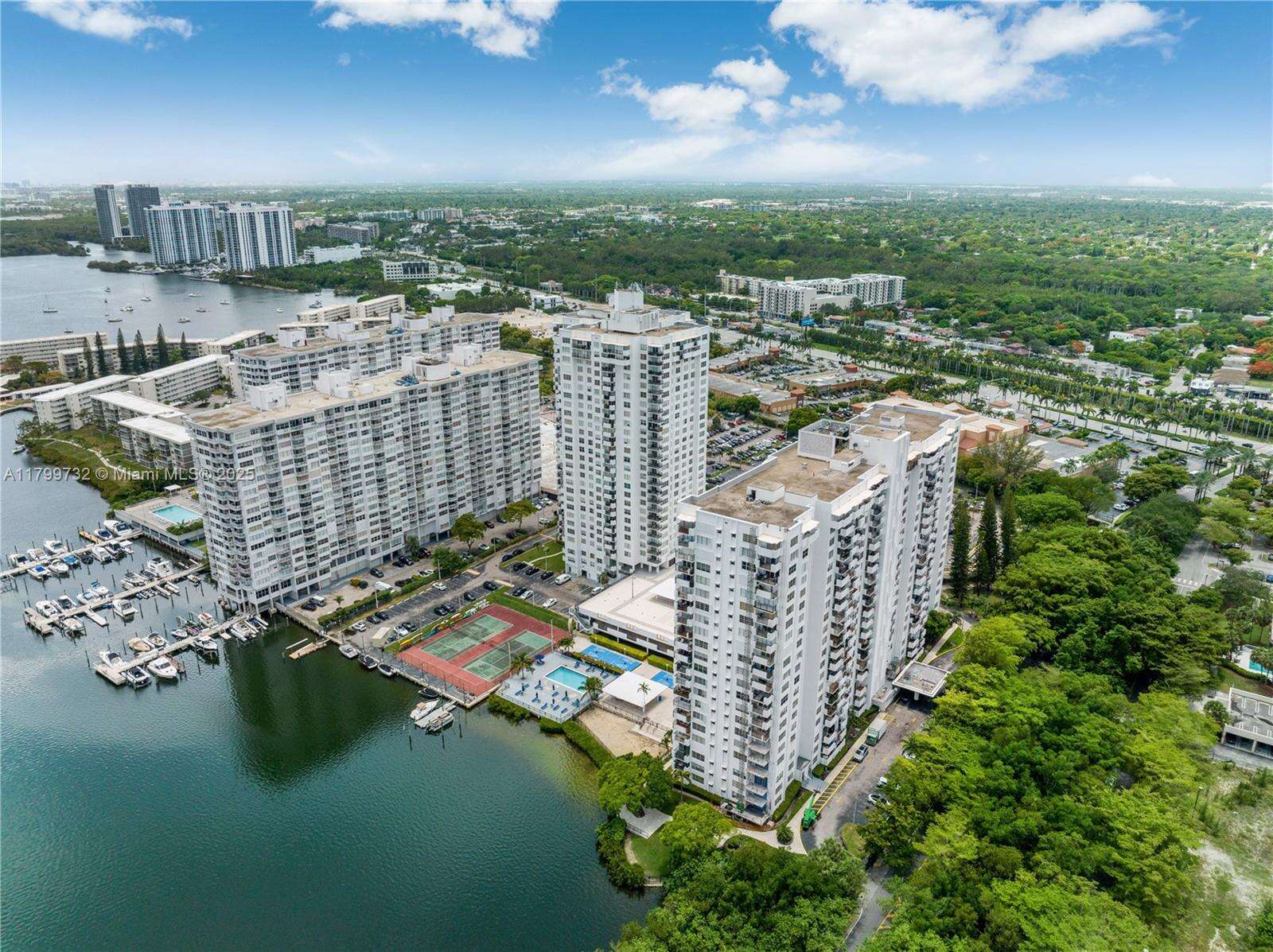 Commodore Plaza Condo Tower Bldg | Unit #504 Unit #504 | Picture 1