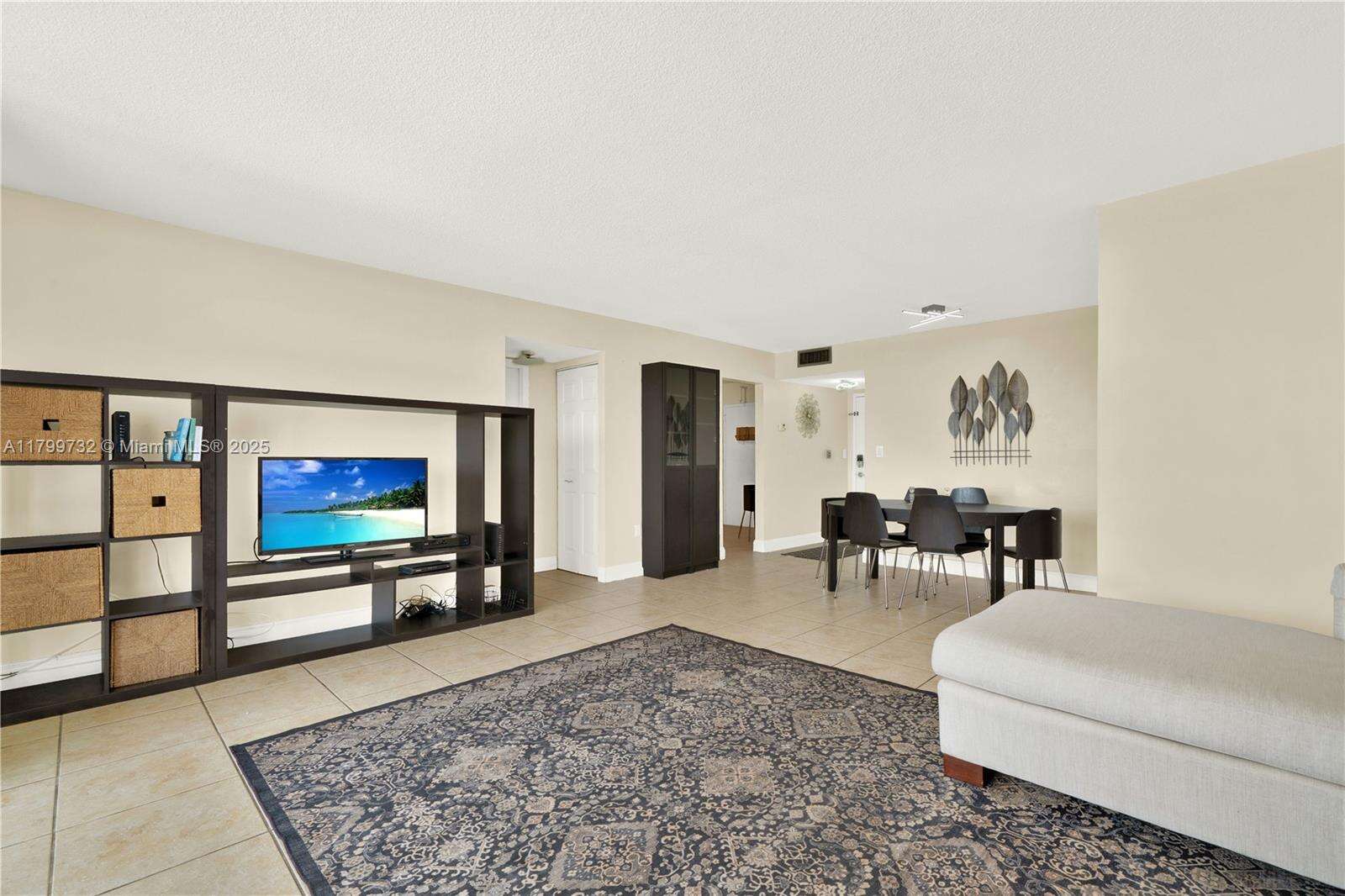 Commodore Plaza Condo Tower Bldg | Unit #504 Unit #504 | Picture 15