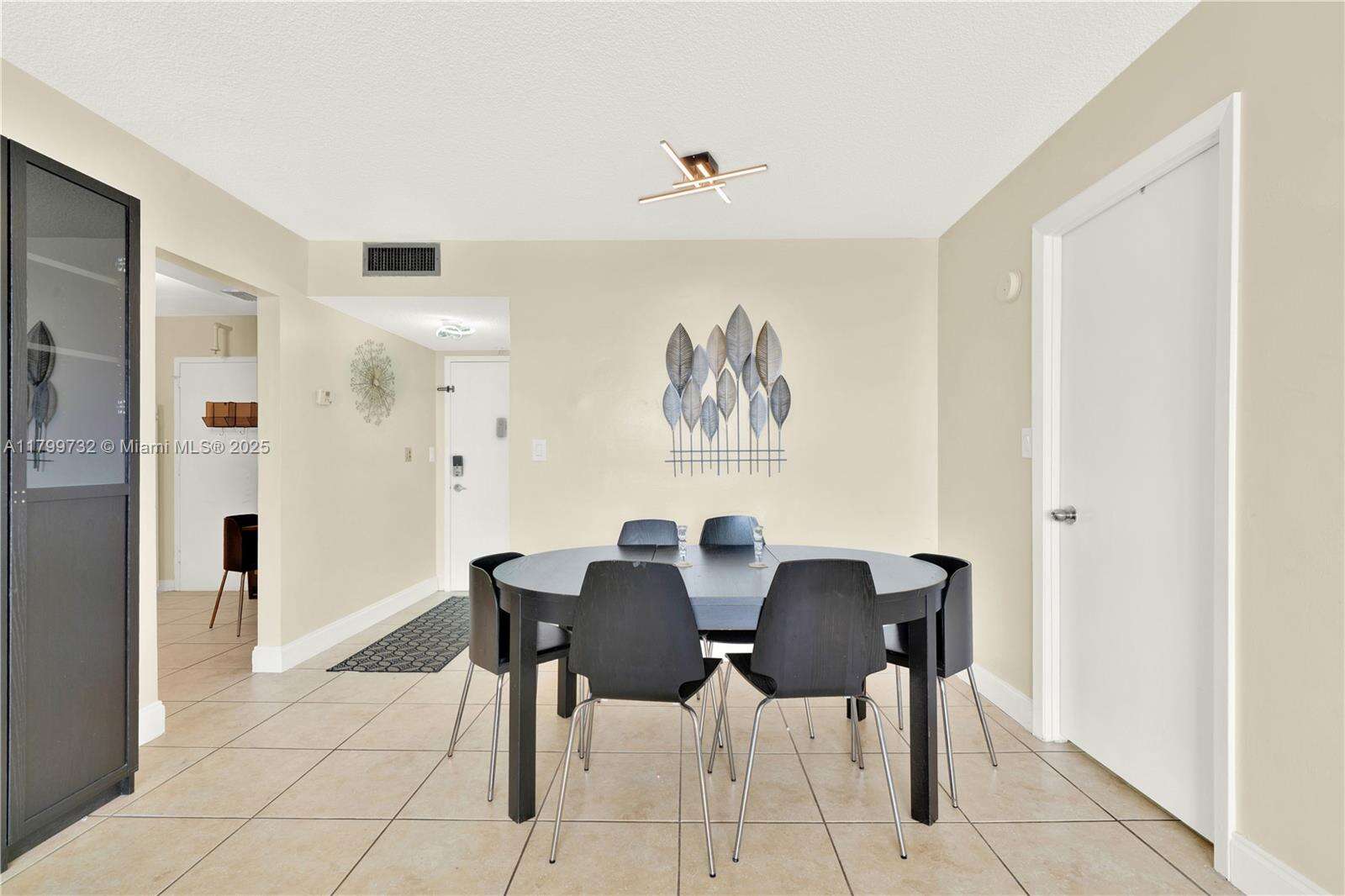 Commodore Plaza Condo Tower Bldg | Unit #504 Unit #504 | Picture 18