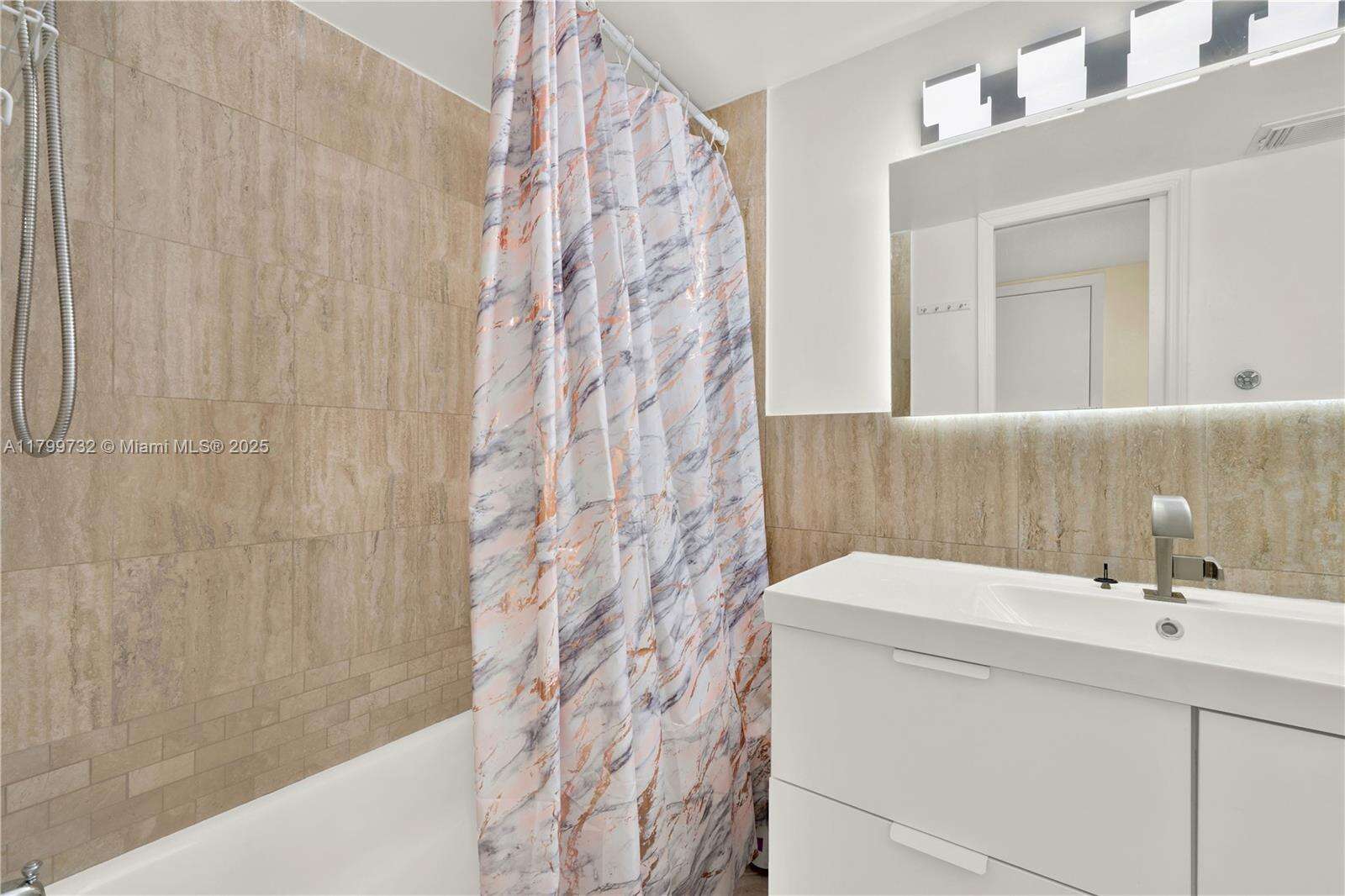 Commodore Plaza Condo Tower Bldg | Unit #504 Unit #504 | Picture 22