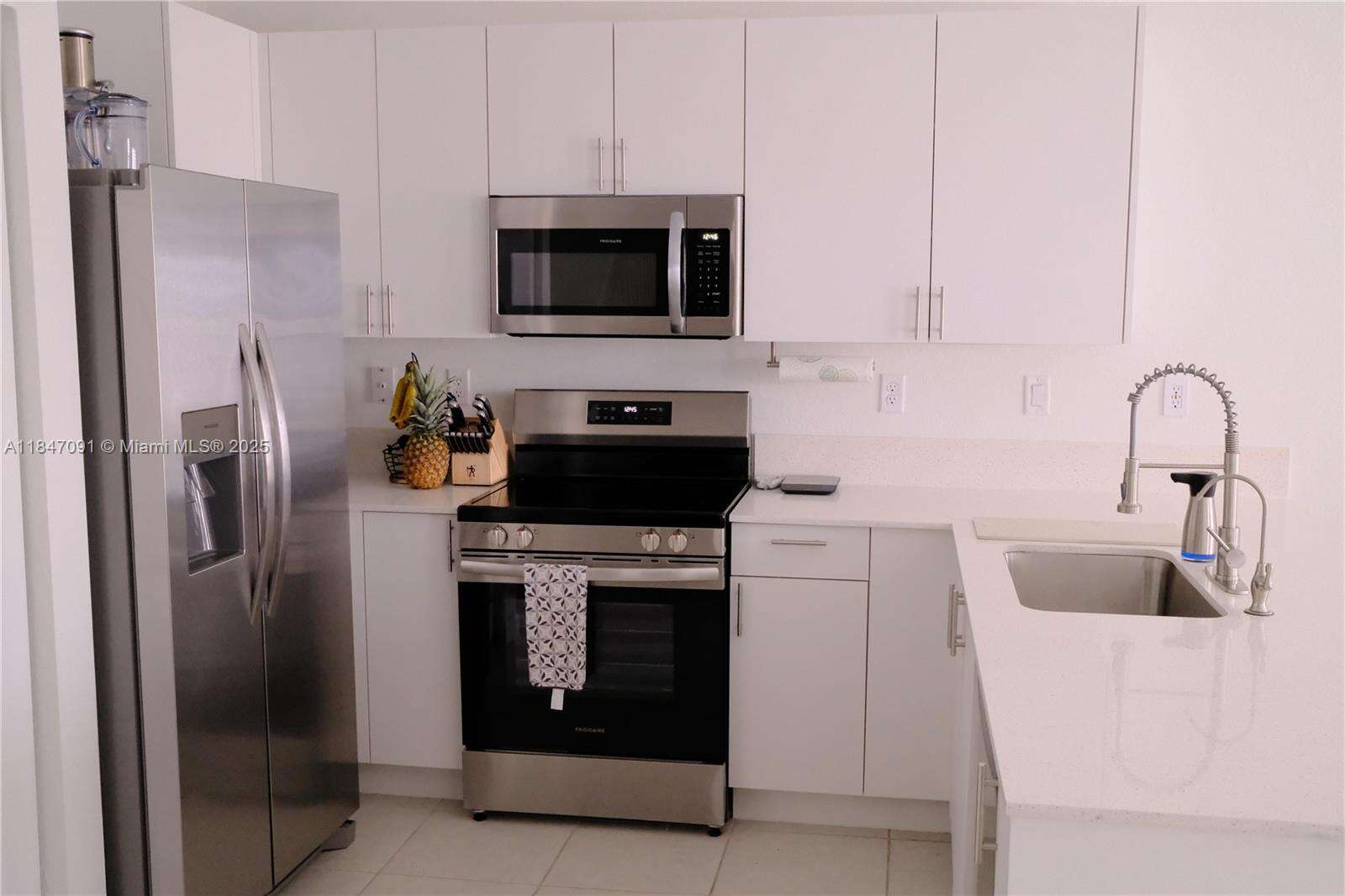 Kendall Assemblage North | N/A N/A | Picture 3