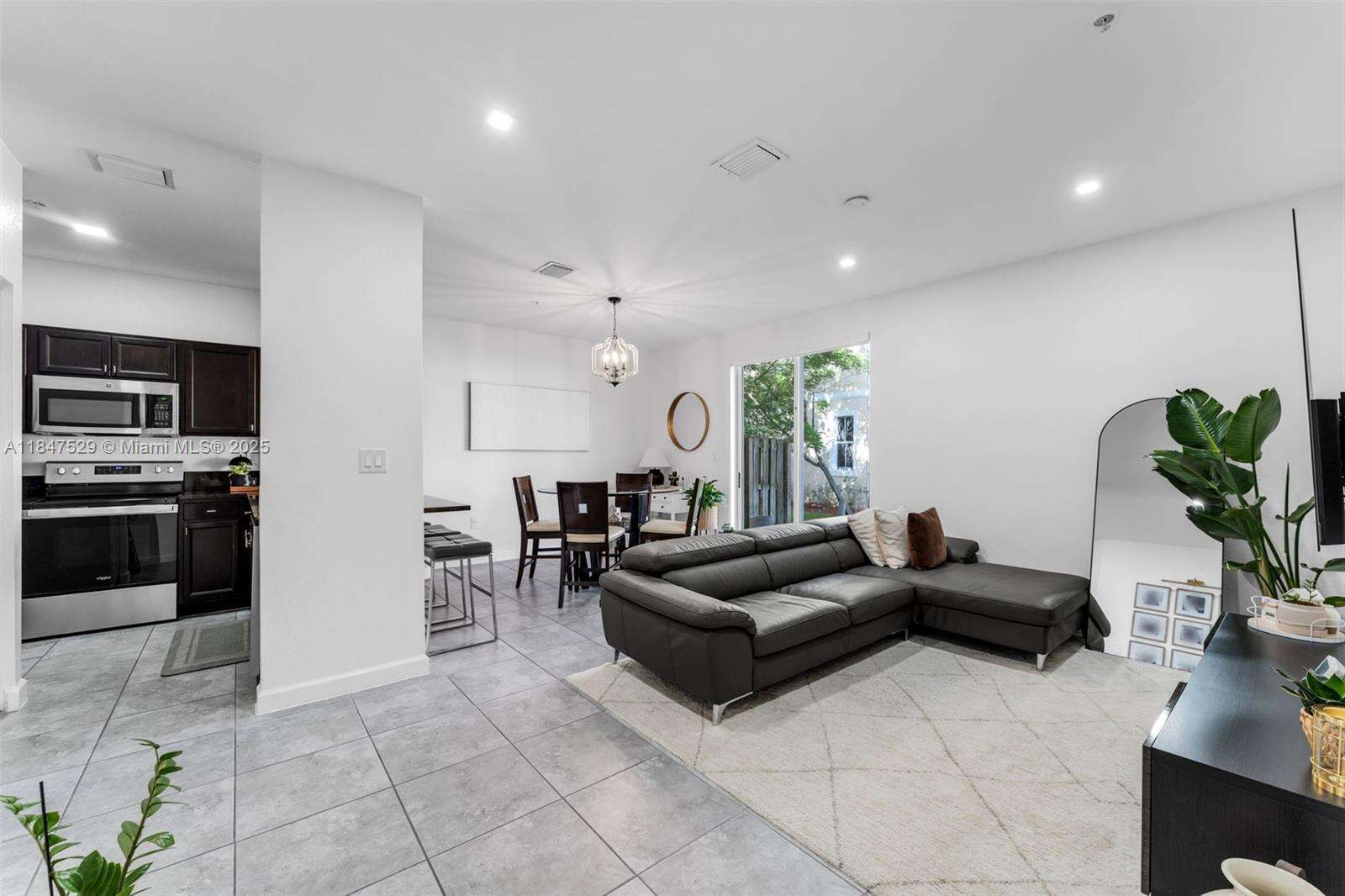 Fiji Condo No 1 | Unit #10 Unit #10 | Picture 1