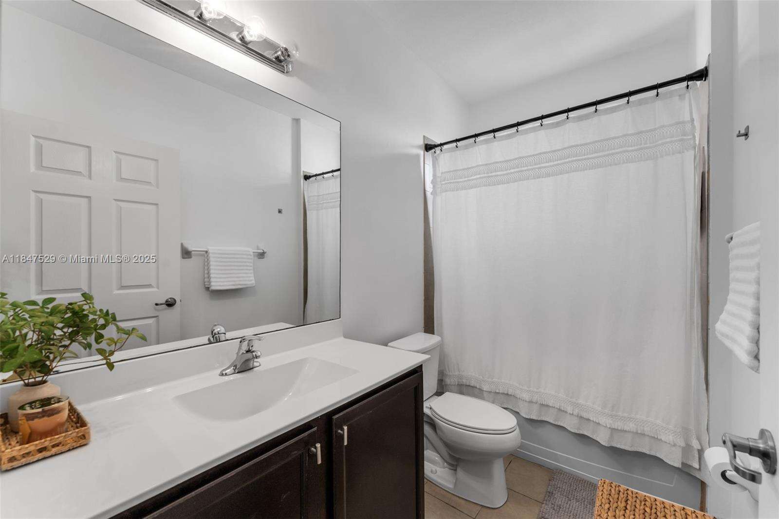 Fiji Condo No 1 | Unit #10 Unit #10 | Picture 14