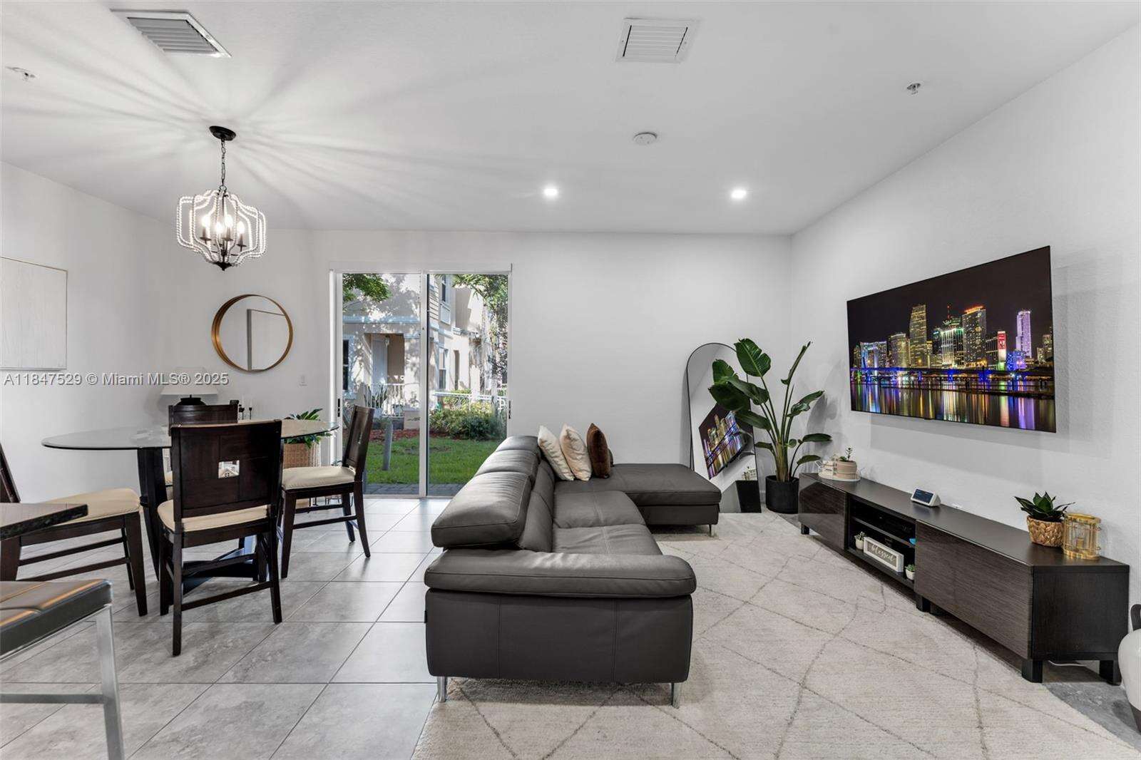 Fiji Condo No 1 | Unit #10 Unit #10 | Picture 3