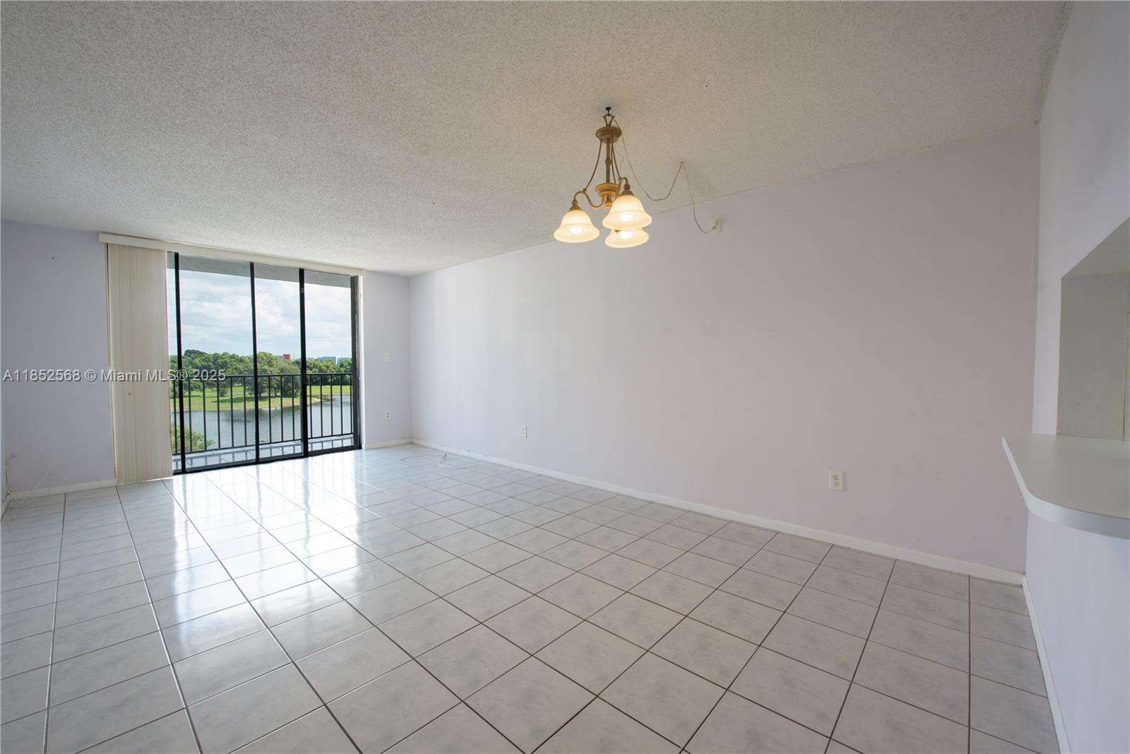 Golfview Cl Fontainbl Pk | Unit #504 Unit #504 | Picture 2