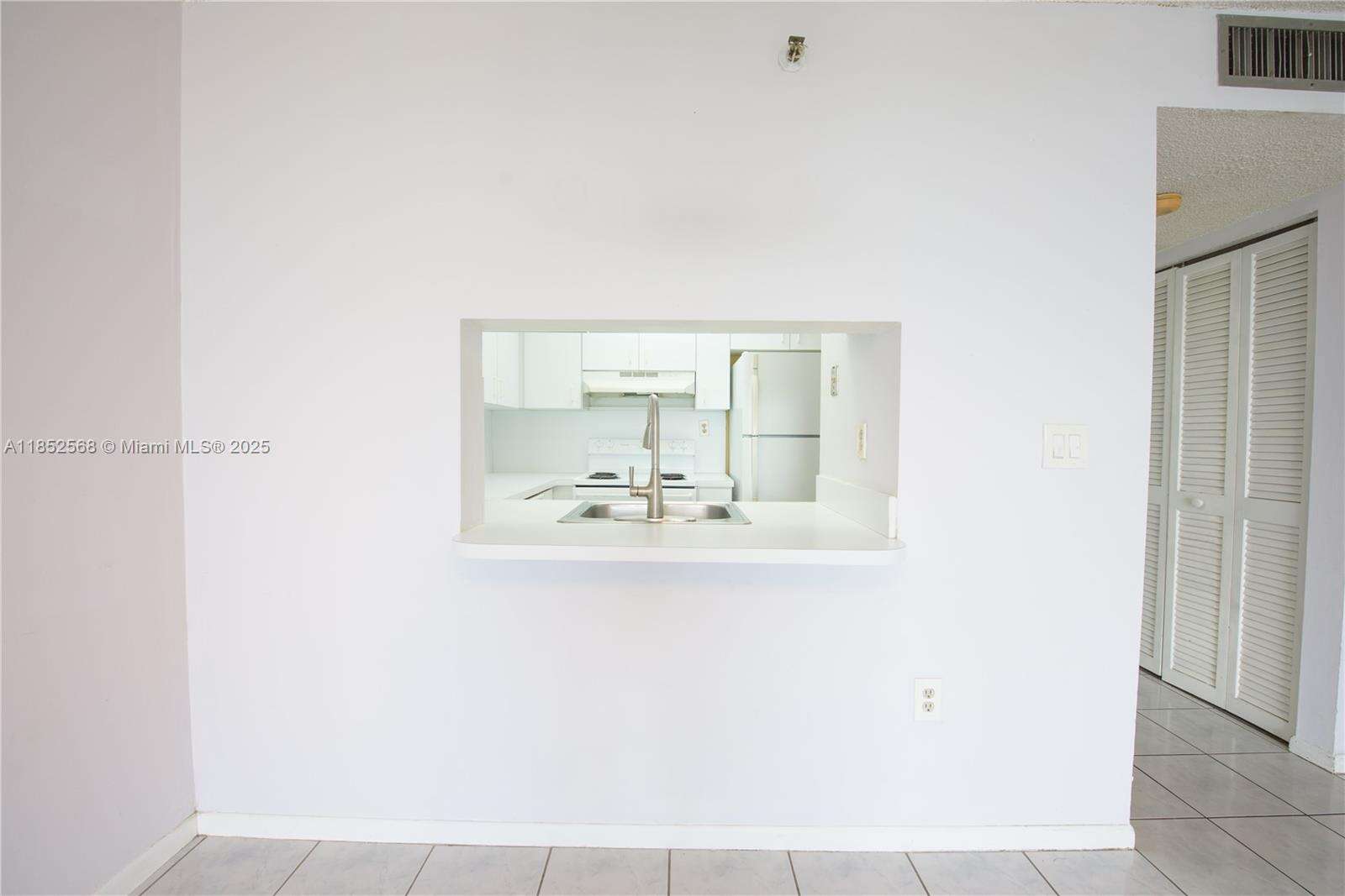 Golfview Cl Fontainbl Pk | Unit #504 Unit #504 | Picture 6