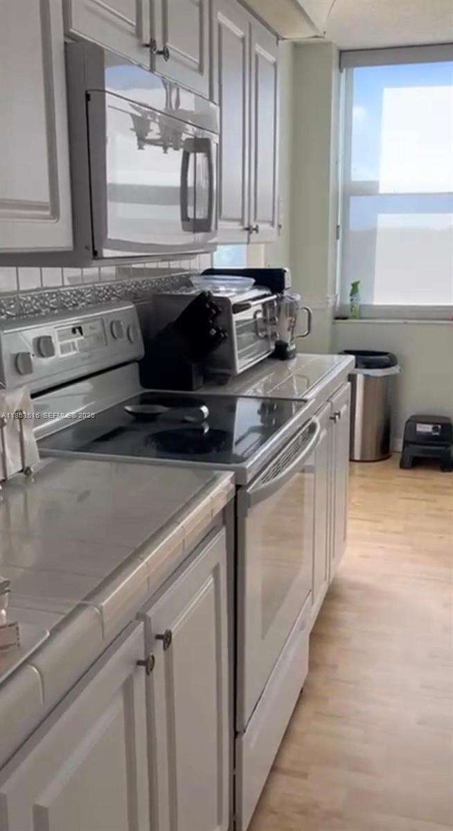 Park Place Condominium No Four | Unit #504 Unit #504 | Picture 3