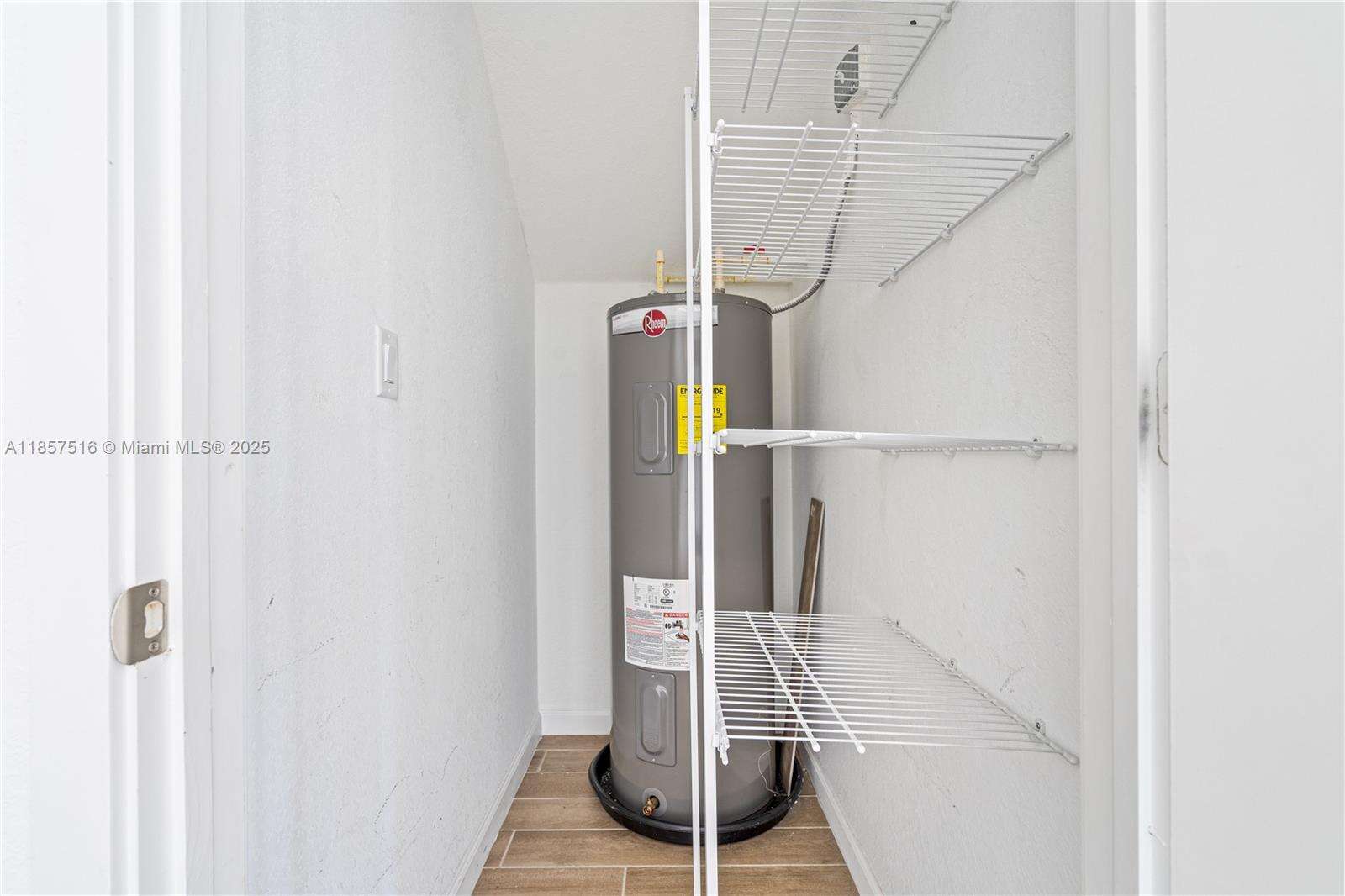 Towns At Seascape | N/A N/A | Picture 11