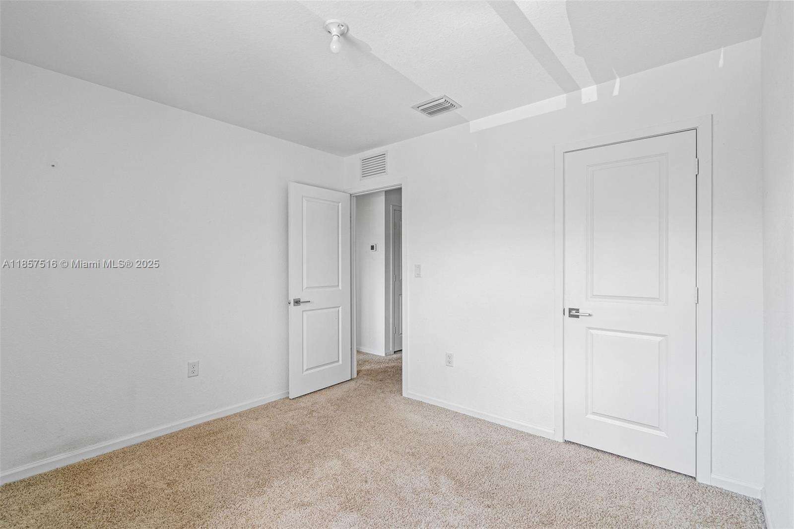 Towns At Seascape | N/A N/A | Picture 18