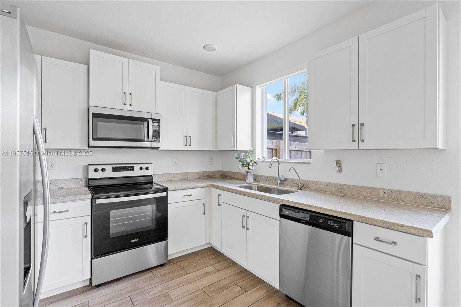 Towns At Seascape | N/A N/A | Picture 5