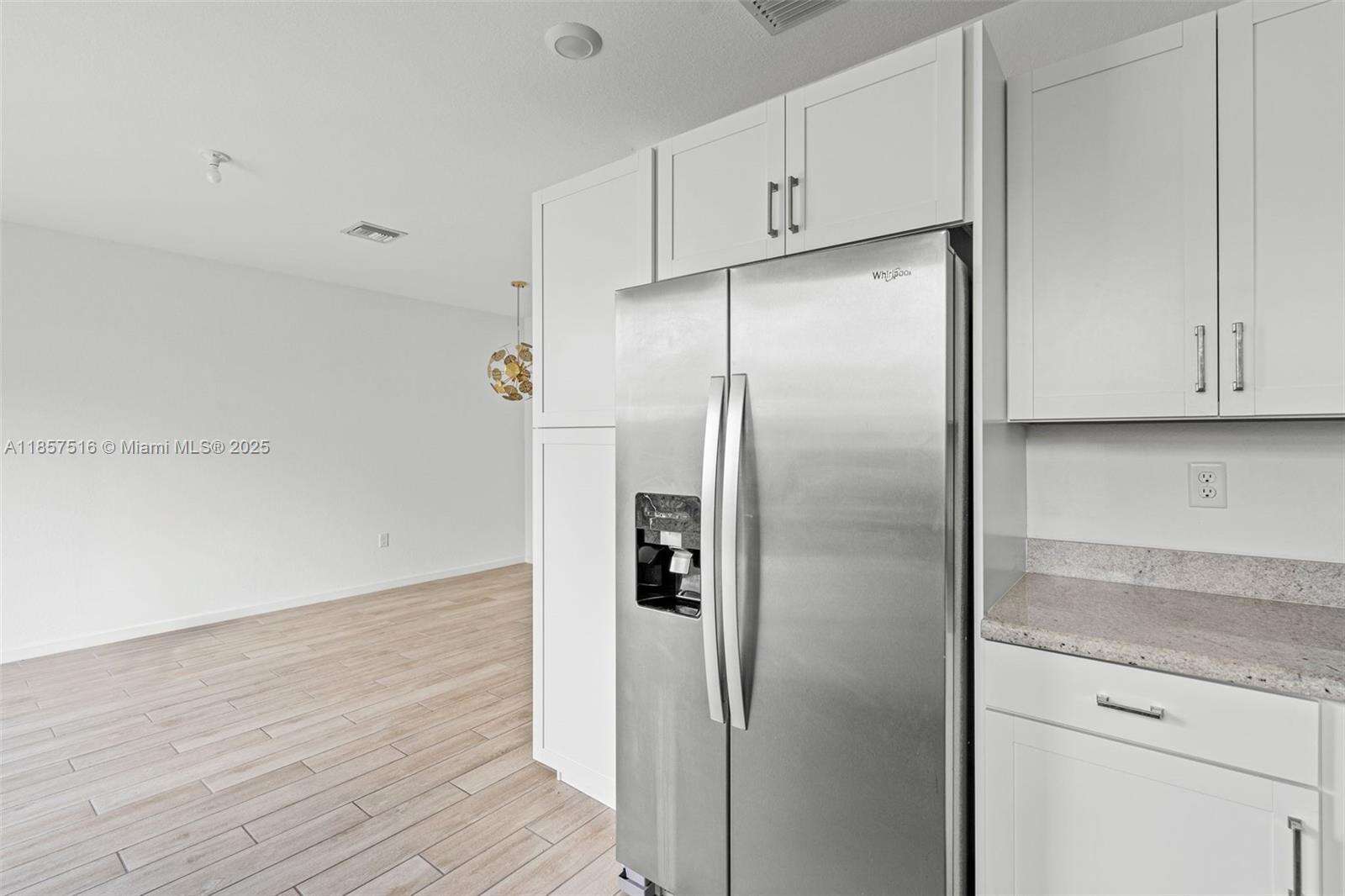 Towns At Seascape | N/A N/A | Picture 6