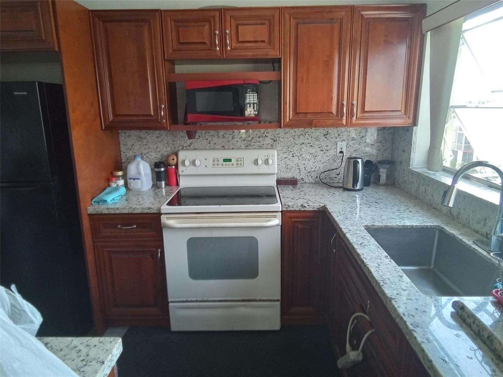 Majestic Gardens Condominium D | Unit #406 Unit #406 | Picture 20