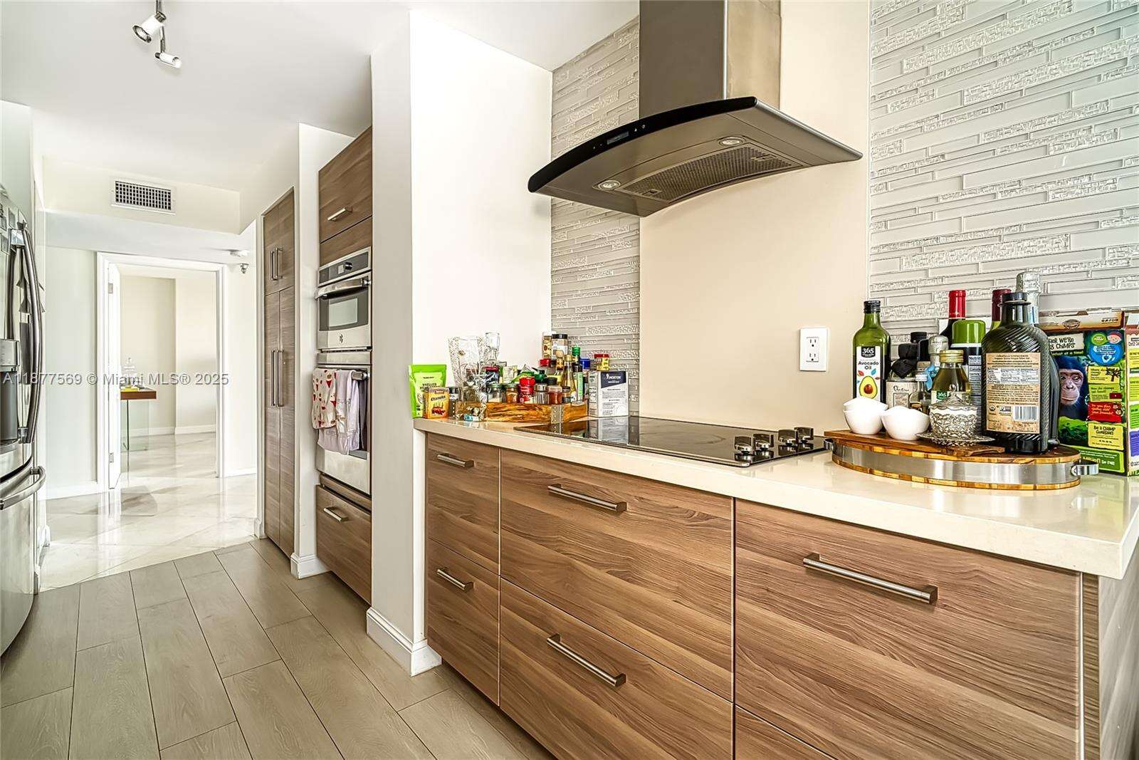 Mnston Towers 700 | Unit #1709 Unit #1709 | Picture 10