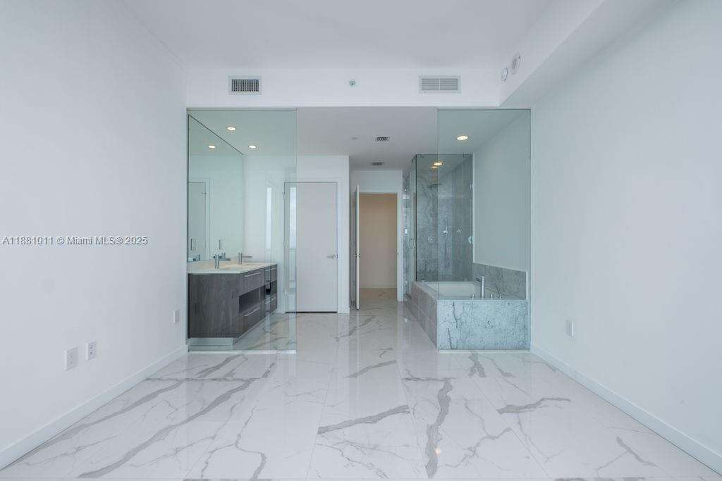 Gran Paraiso | Unit #3101 Unit #3101 | Picture 13