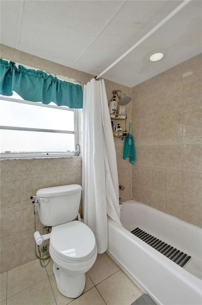 No 10 Palm Aire Country Club Apts | Unit #501 Unit #501 | Picture 15