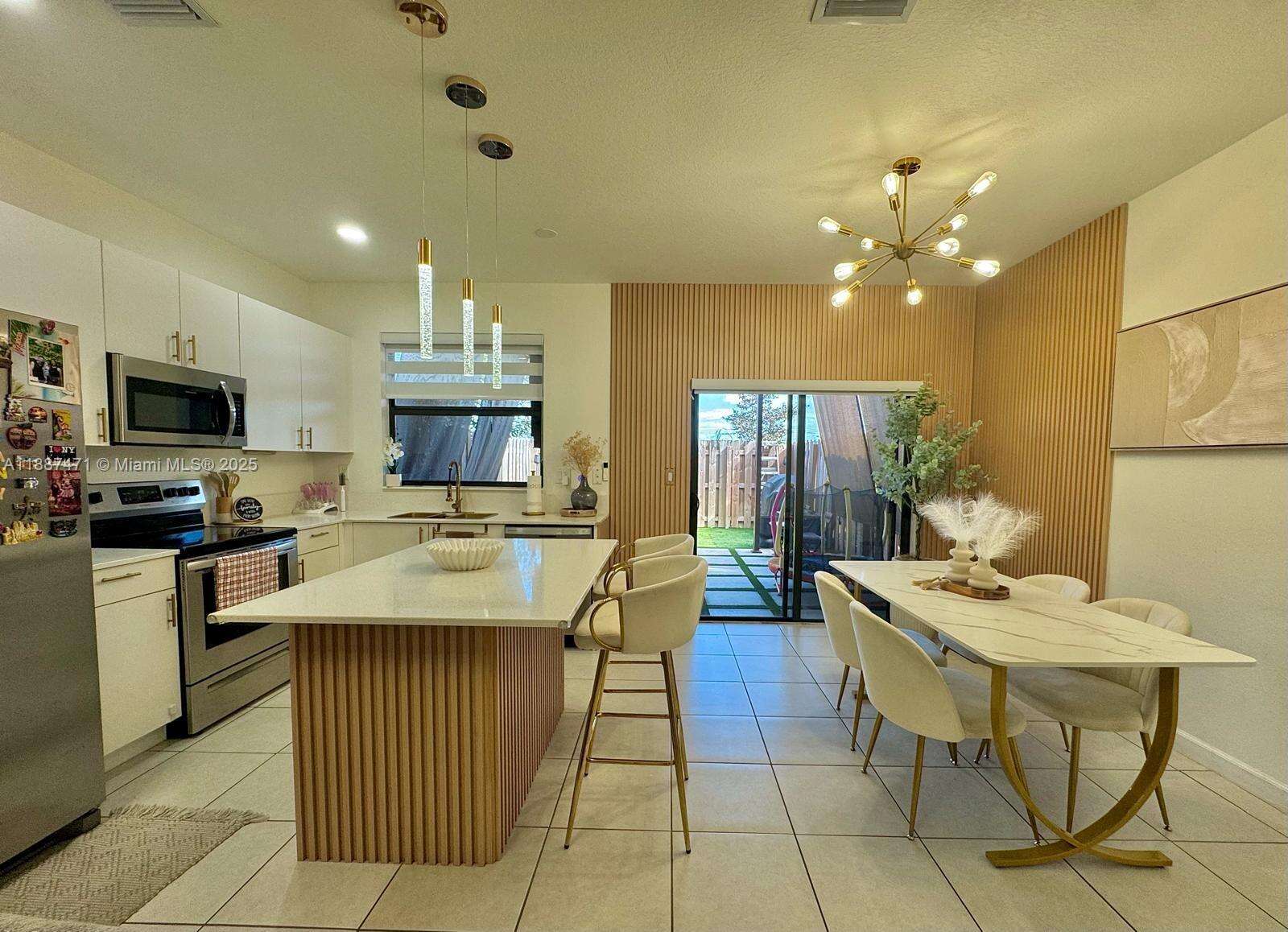 Kendall Assemblage South | N/A N/A | Picture 8