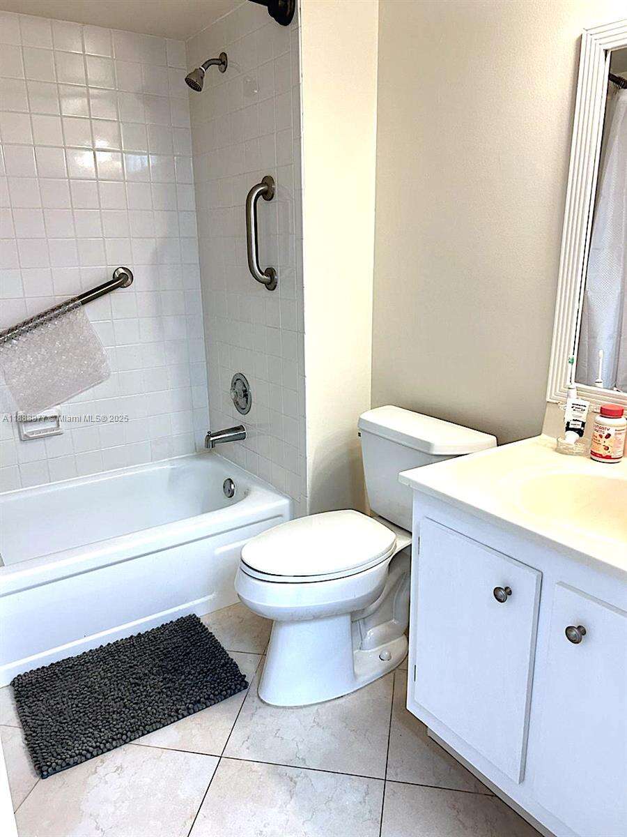 Waters Edge Towers | Unit #107 Unit #107 | Picture 16