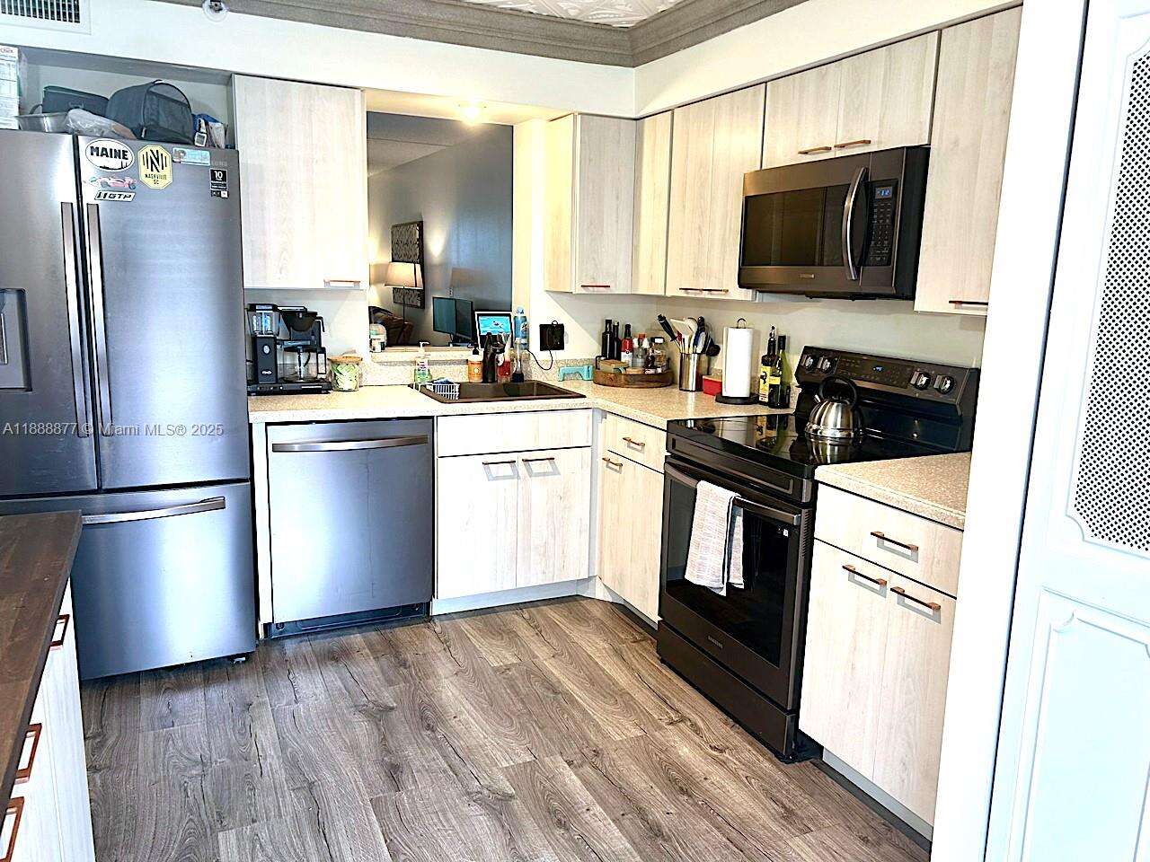 Waters Edge Towers | Unit #107 Unit #107 | Picture 4