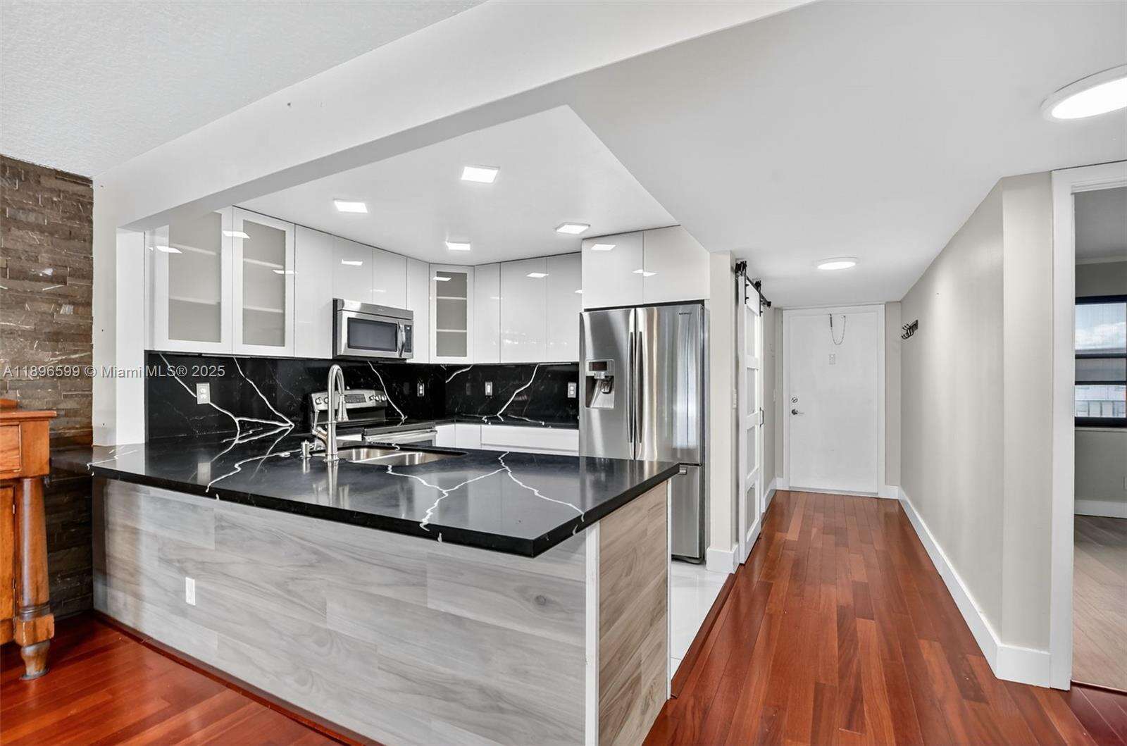 Sunrise Lakes 183 | Unit #403 Unit #403 | Picture 6