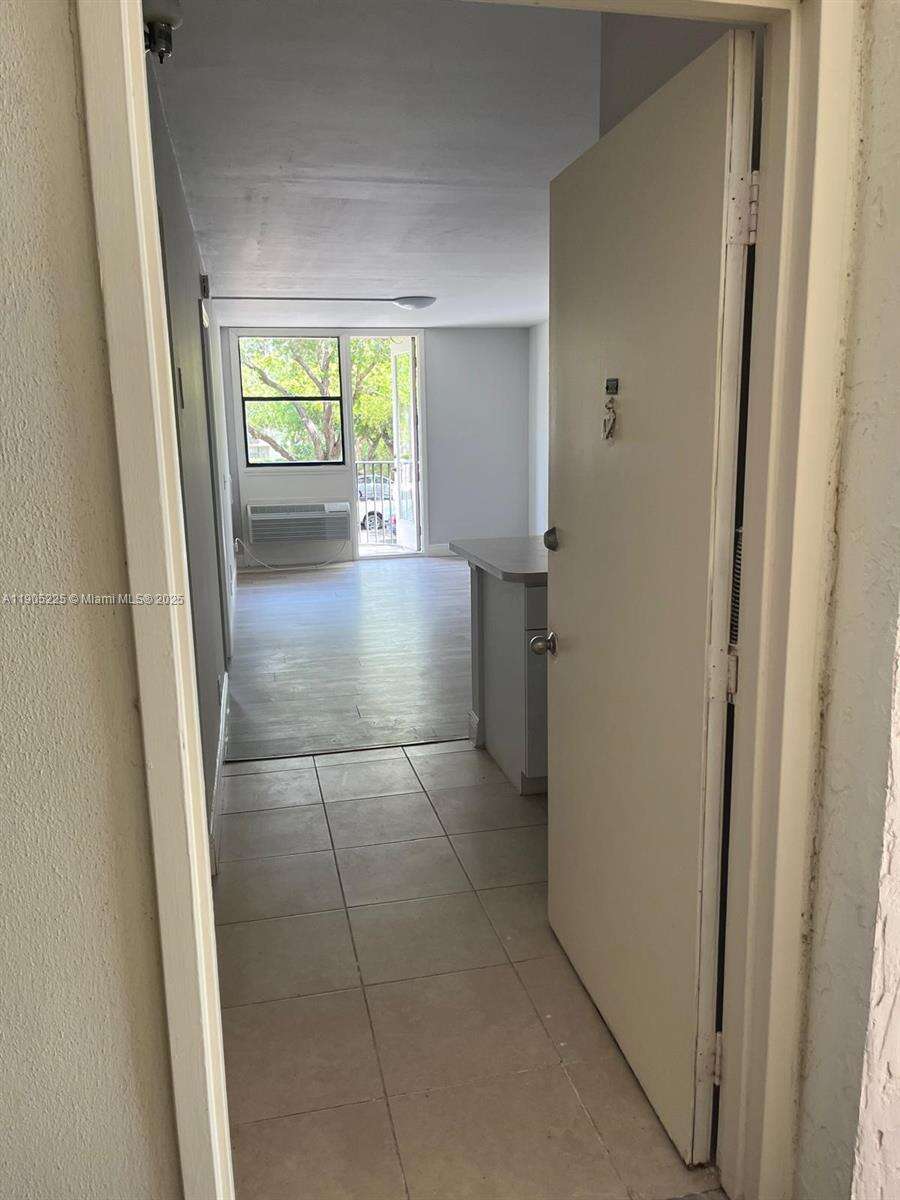 Coral Springs Tower Club Ii | Unit #203-B Unit #203-B | Picture 2