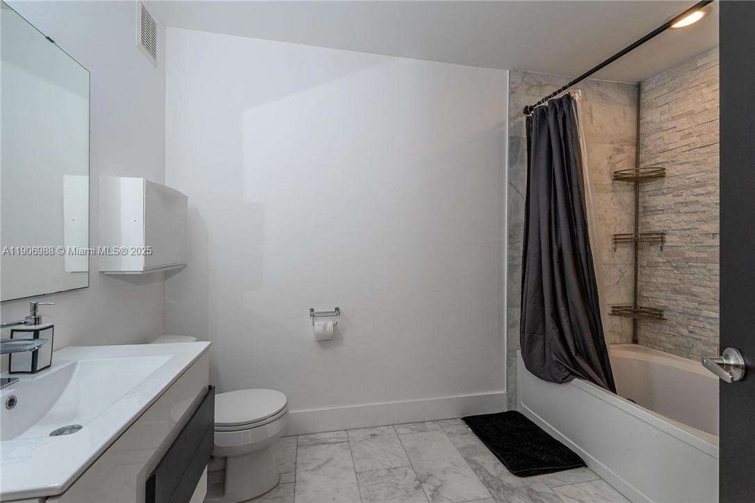 Infante | Unit #129 Unit #129 | Picture 4