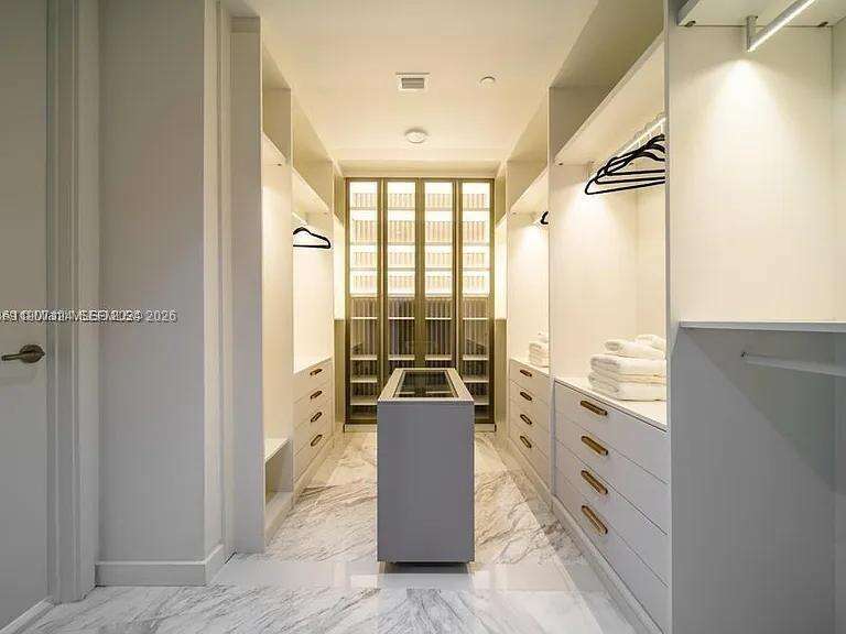Paramount Miami Worldcenter | Unit #4811 Unit #4811 | Picture 7