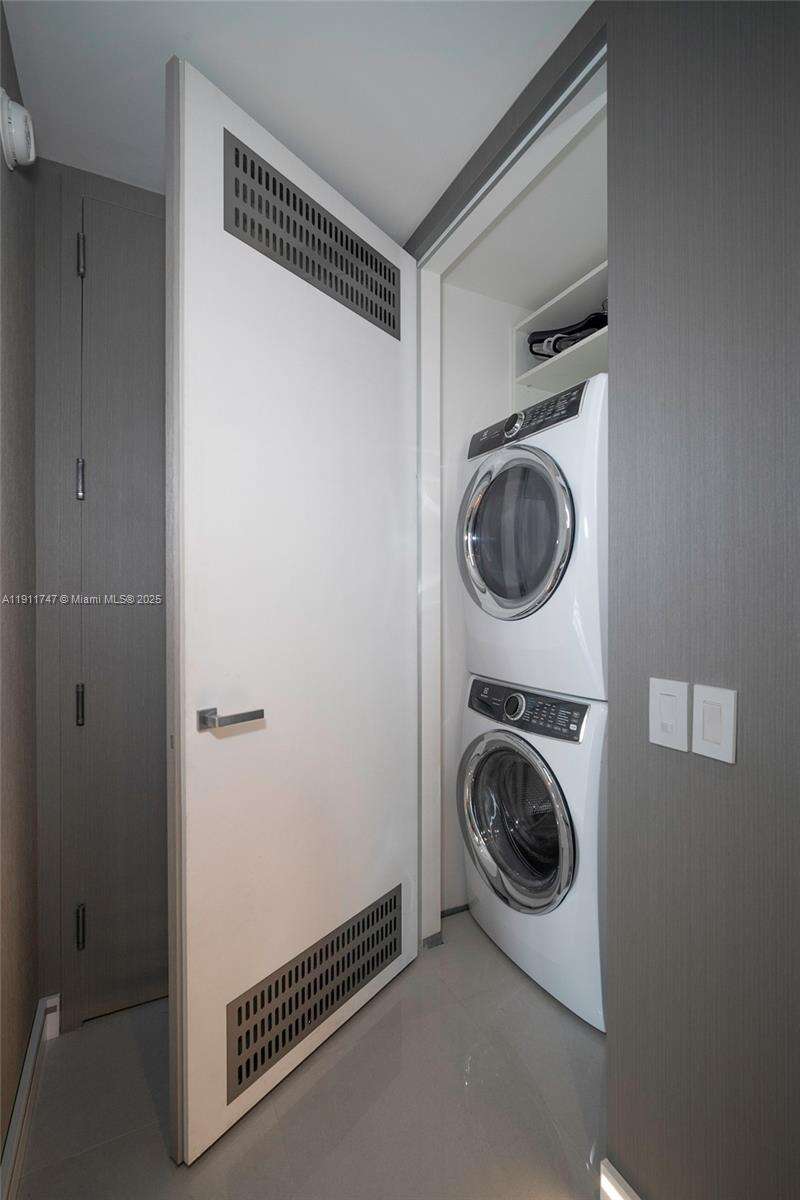 18975 Collins | Unit #1705 Unit #1705 | Picture 10