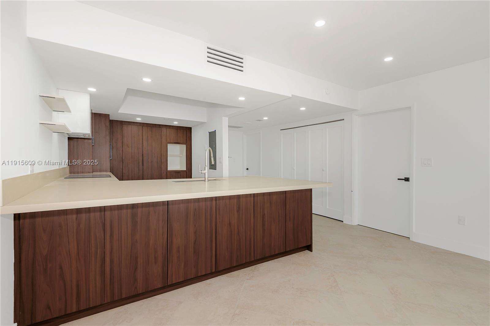 Ocean 88 Condominium | Unit #6E Unit #6E | Picture 7