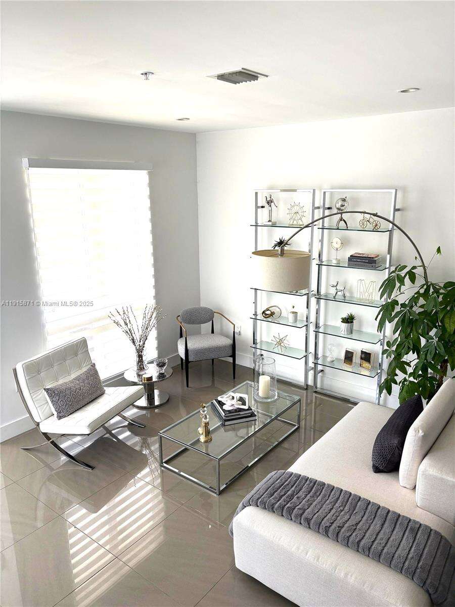 Landmark At Doral Condo No 1 | Unit #210 Unit #210 | Picture 1