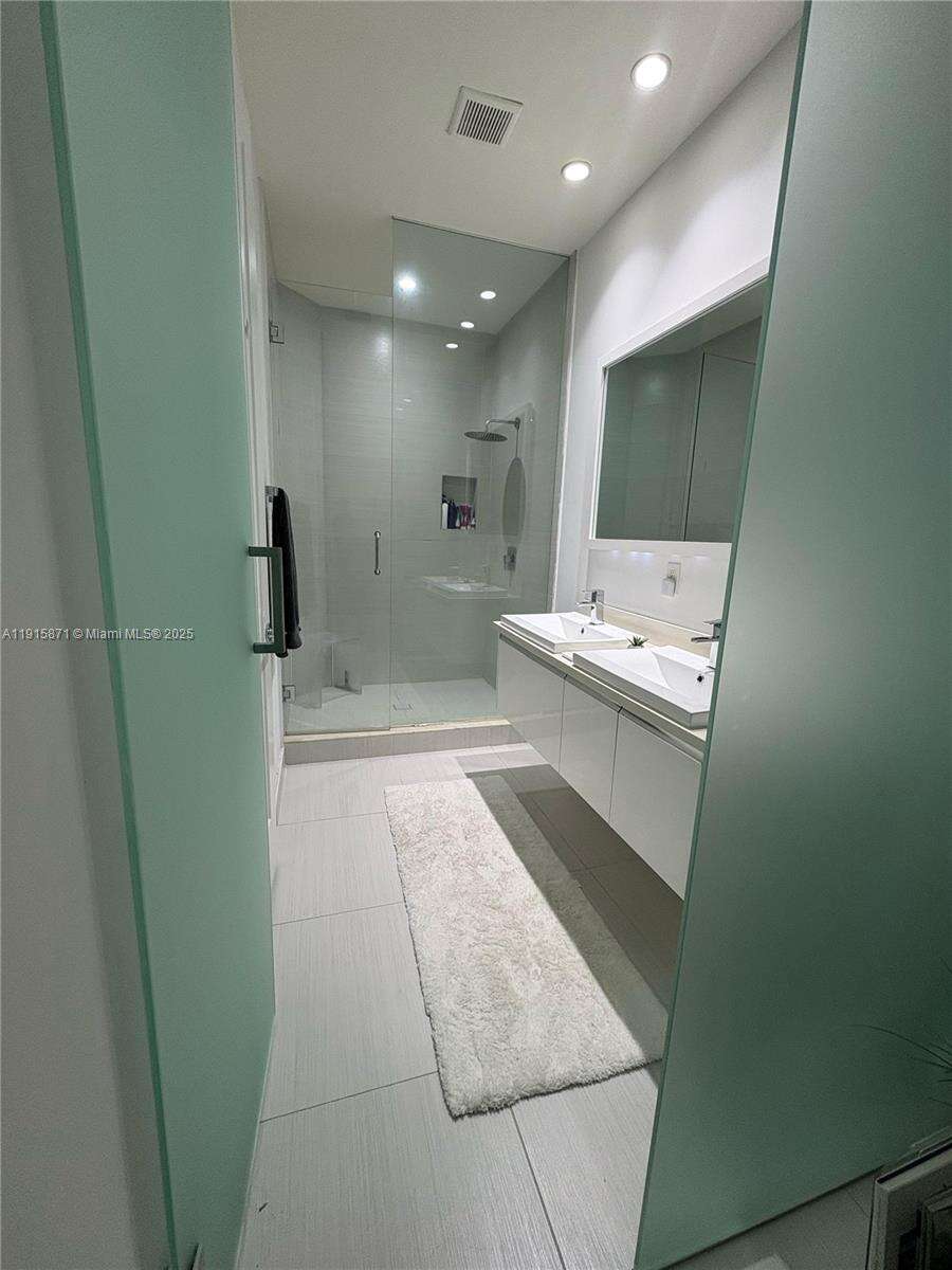 Landmark At Doral Condo No 1 | Unit #210 Unit #210 | Picture 8