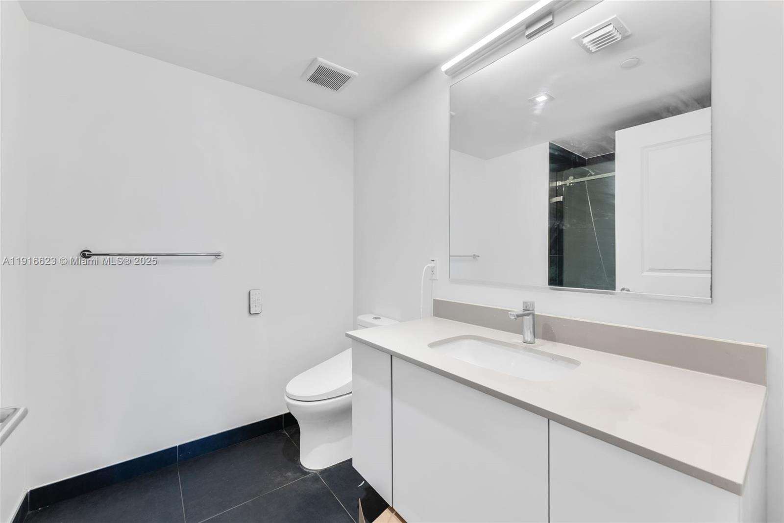 Canvas | Unit #3315 Unit #3315 | Picture 8