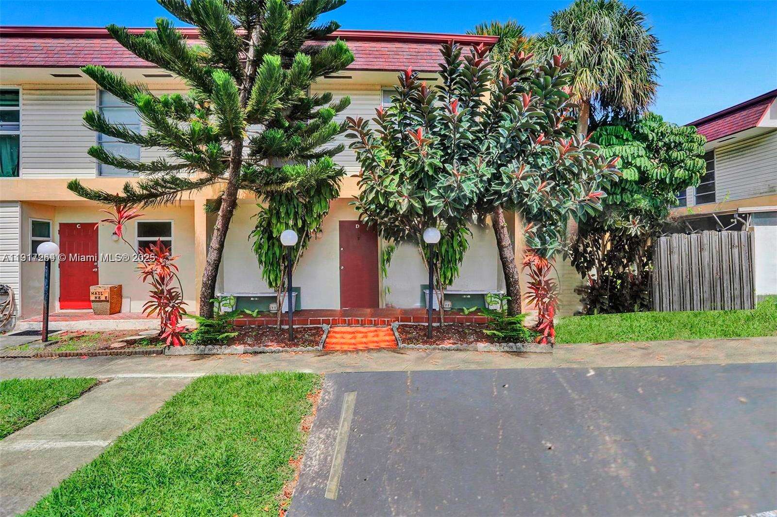 Hollywood Gardens Condominium I | Unit #1D Unit #1D | Picture 1