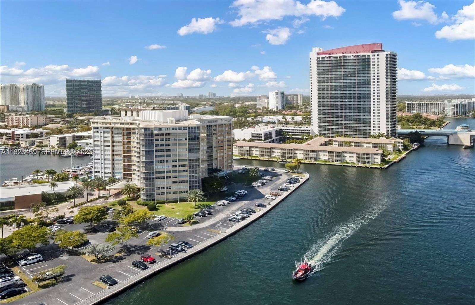 Lake Point Tower Condominium | Unit #605 Unit #605 | Picture 14
