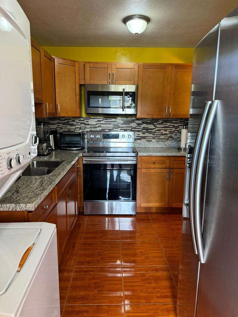 Lake Park Gardens 3 Inc | Unit #118 Unit #118 | Picture 3