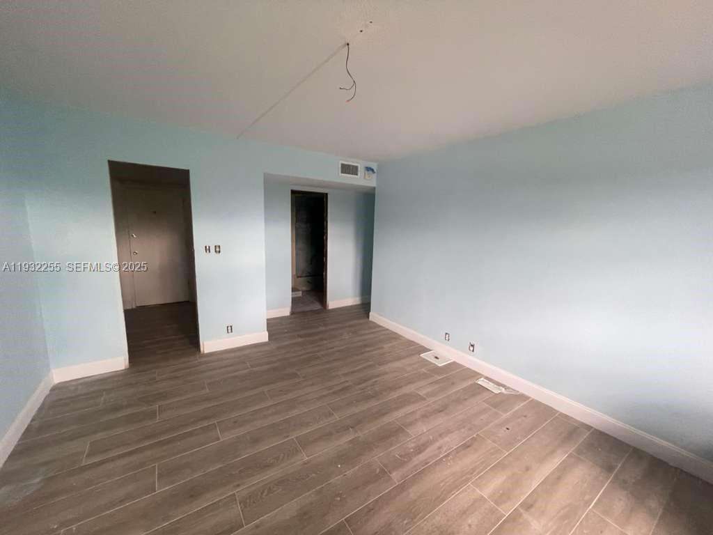 Country Club Towers | Unit #301 Unit #301 | Picture 20