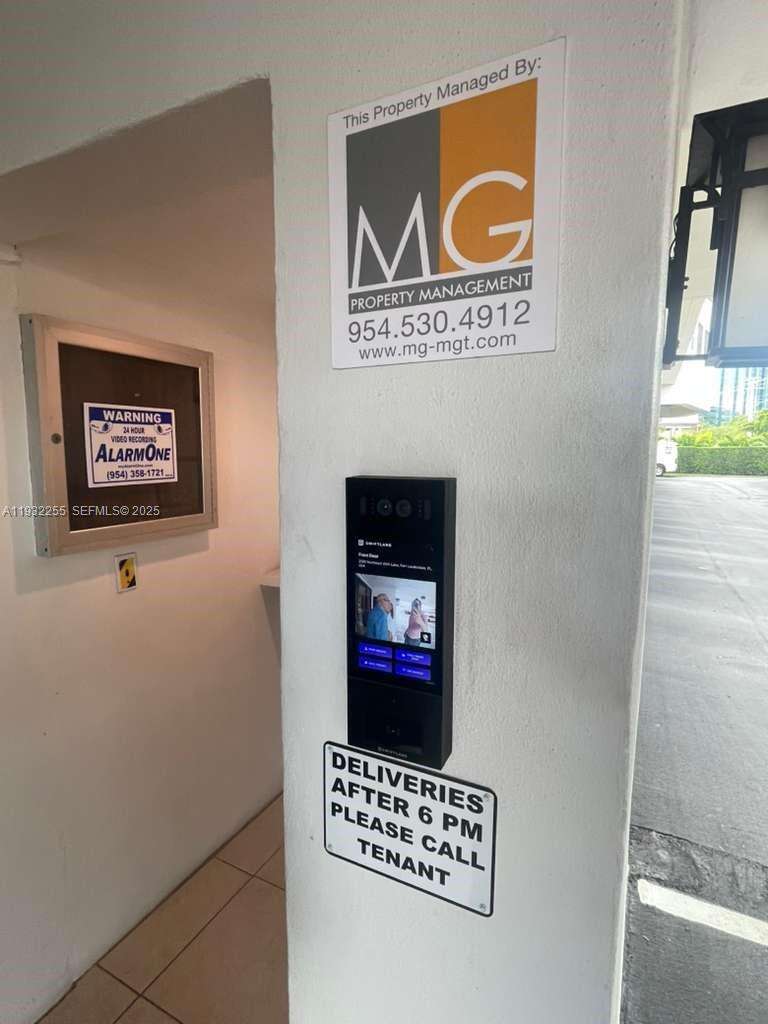 Country Club Towers | Unit #301 Unit #301 | Picture 4